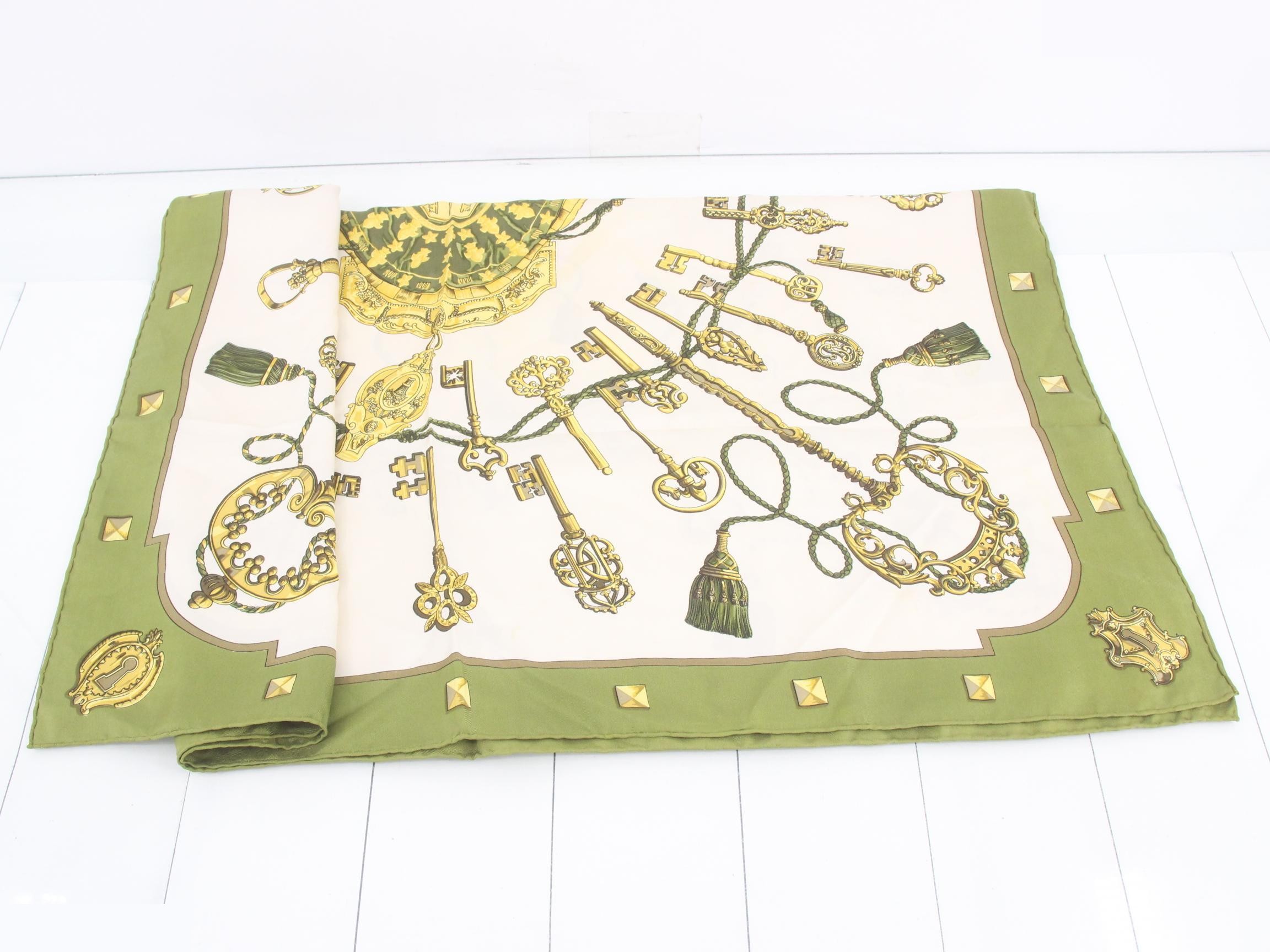 Carré 90 Le Clé Silk Scarf — view 3