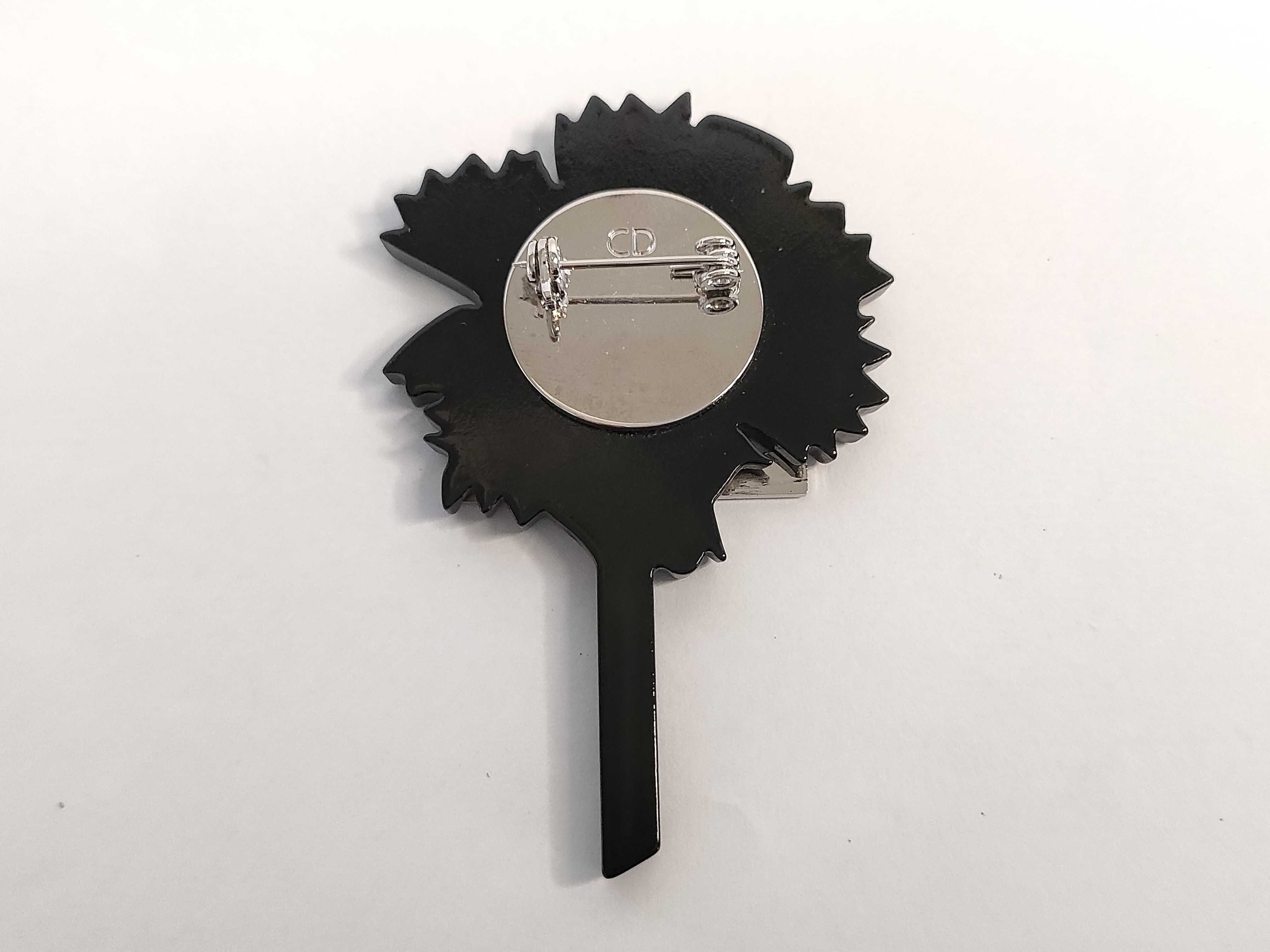 brooch with box — view 2