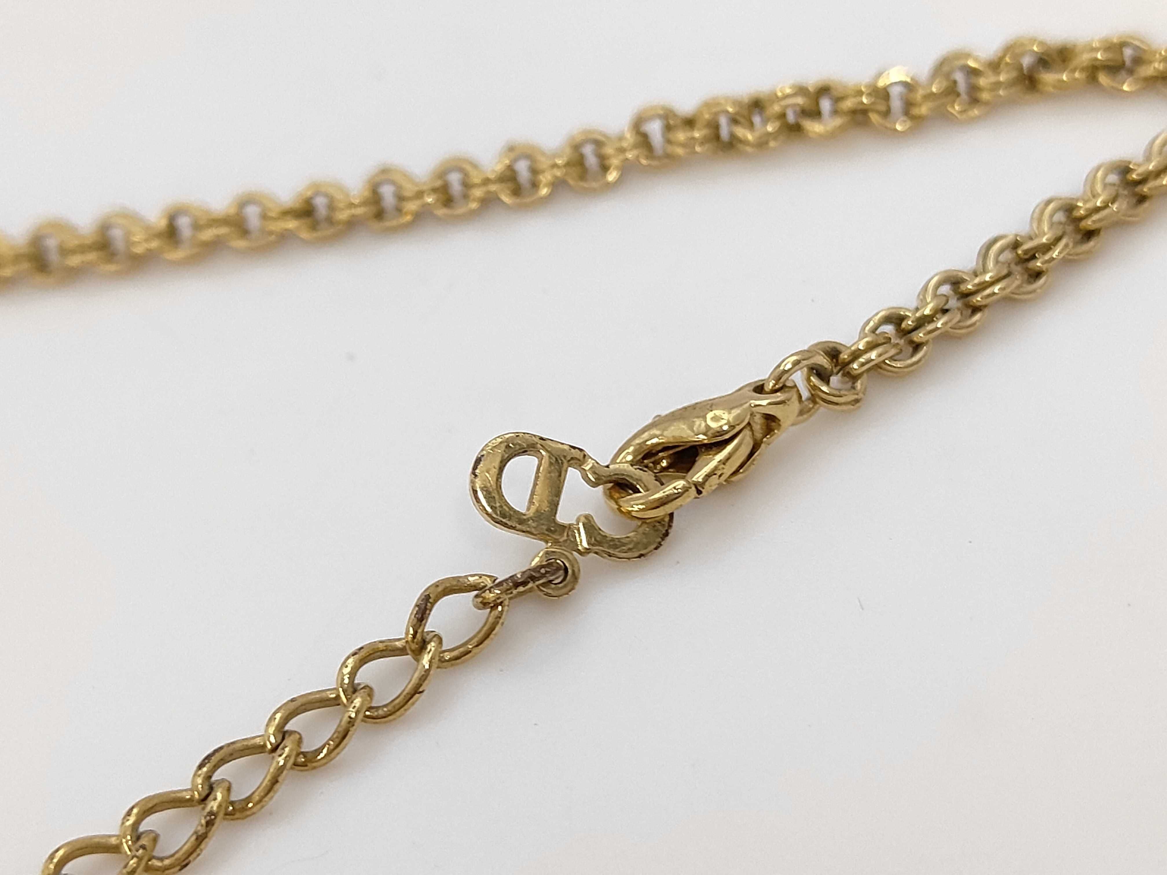 necklace — view 3