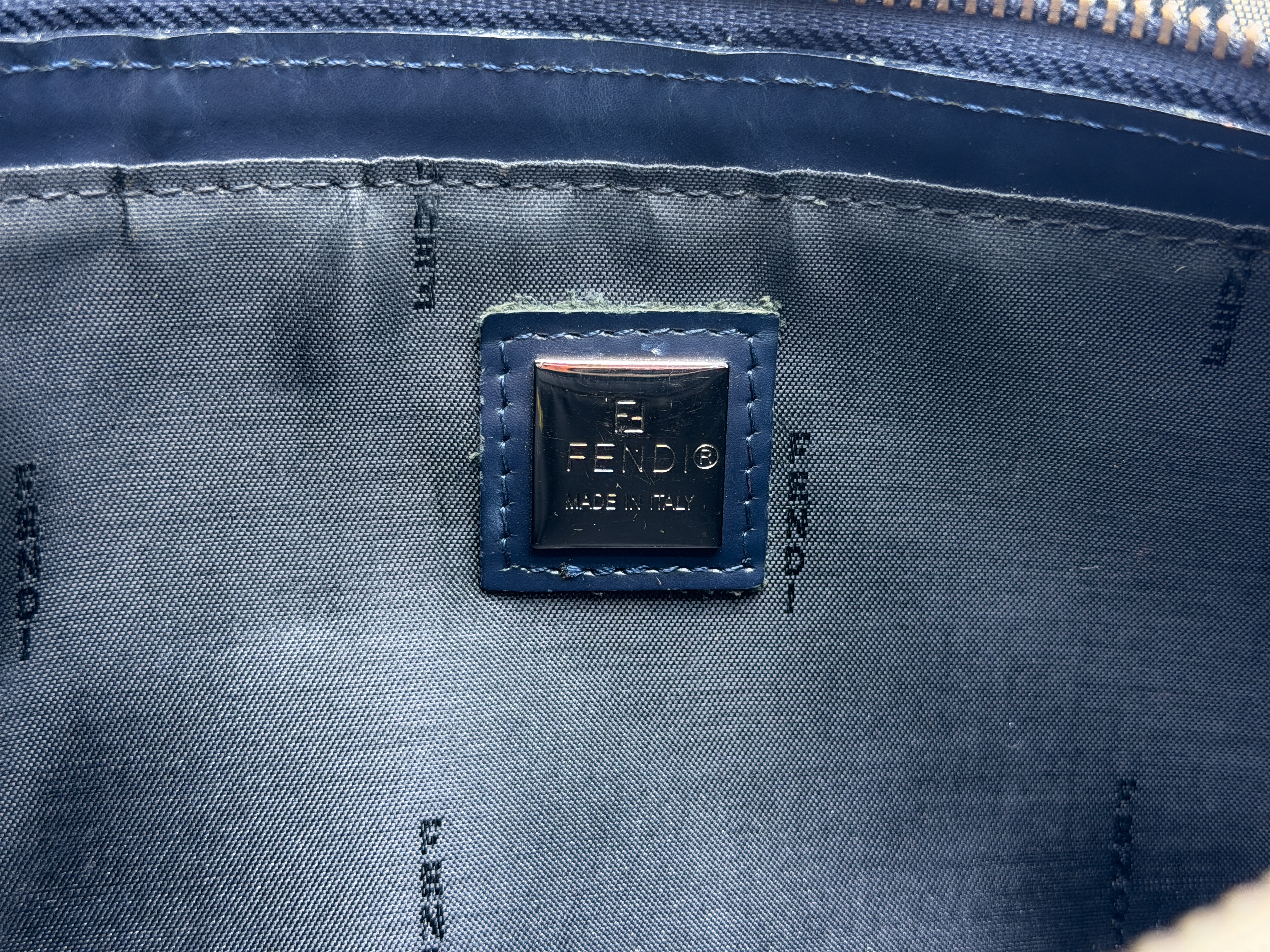 Zucchino Accessory Pouch Shoulder Bag — view 9