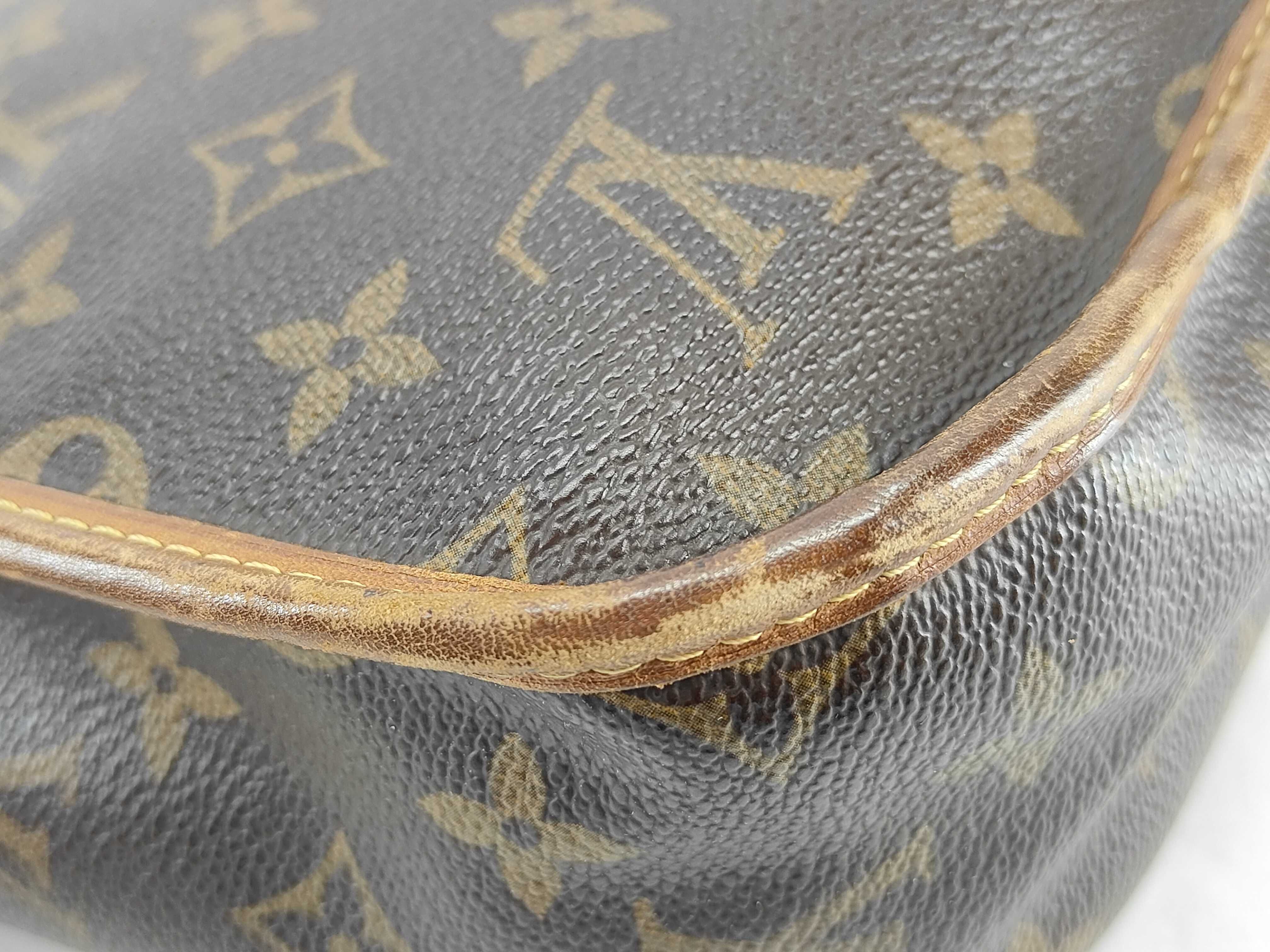 Monogram LV Monogram Flap Shoulder Bag — view 6