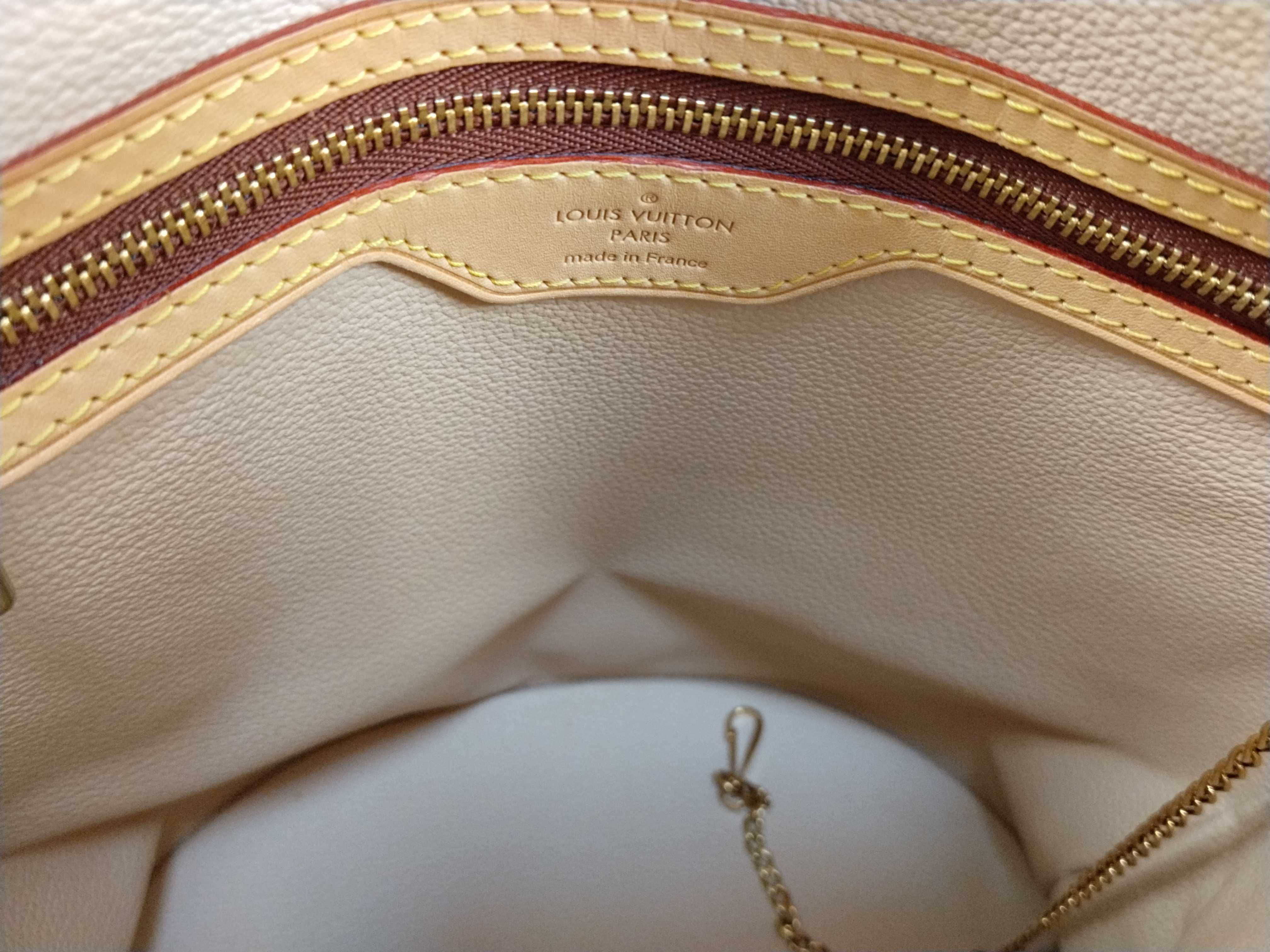 Monogram Bag Petite Bucket No Pouch Cracks on Handles Tote Bag — view 11