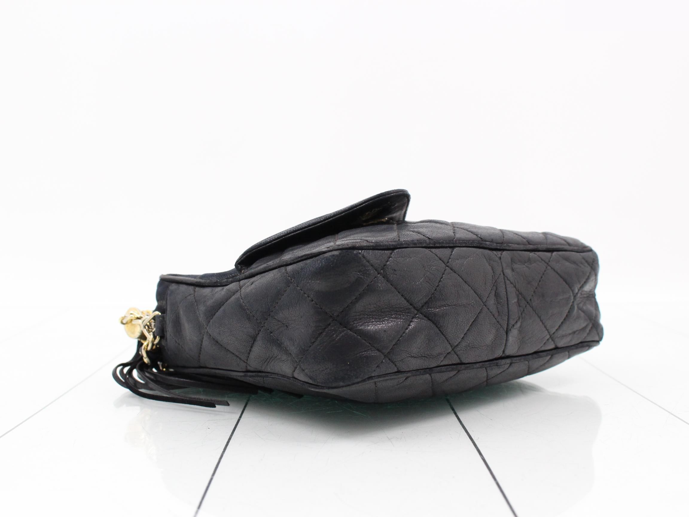 Matelassé lambskin black fringe chain shoulder bag with gold hardware, protective seal included. — view 5
