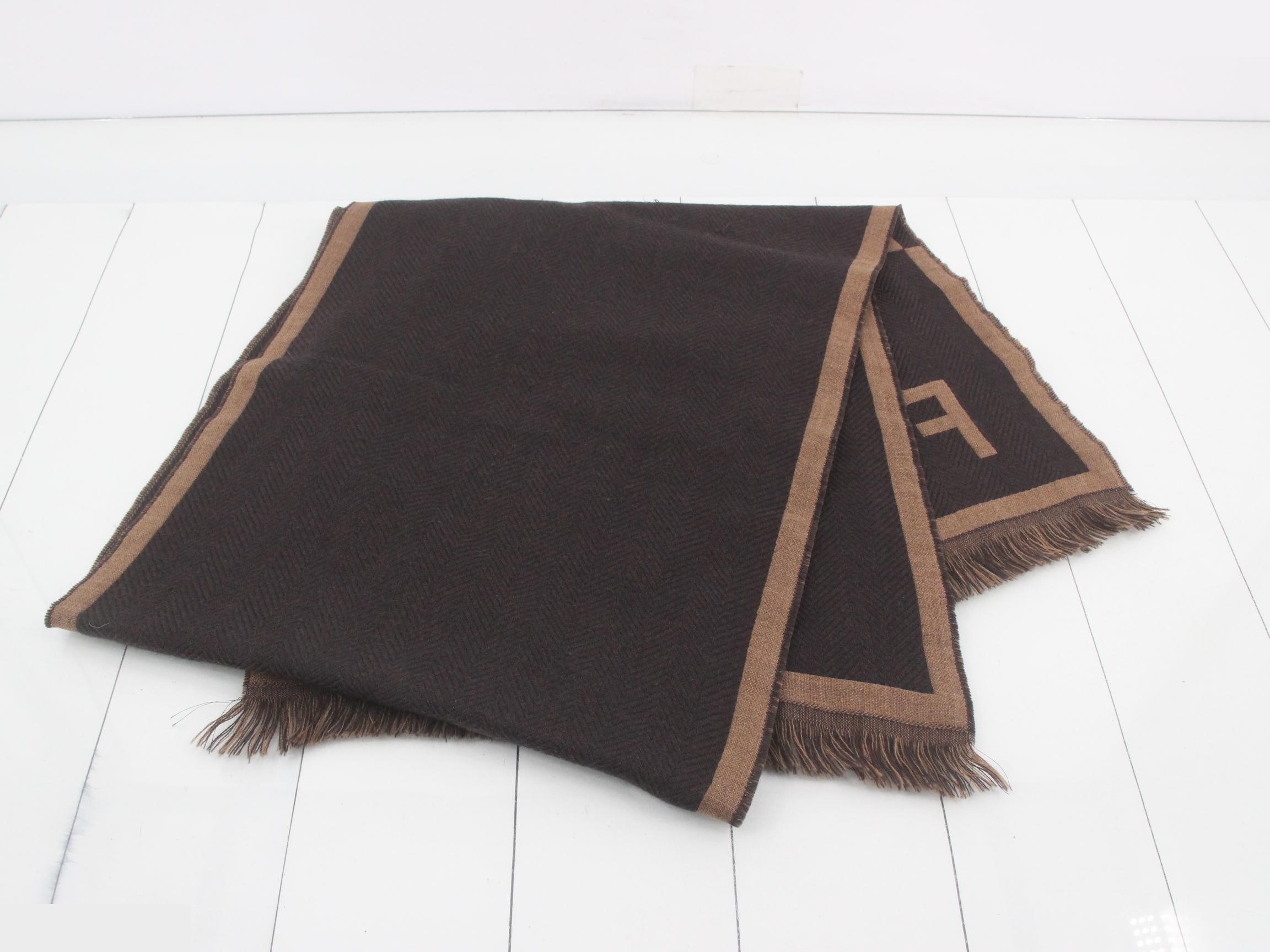 Other lines: Small items, accessories, and scarves — view 3