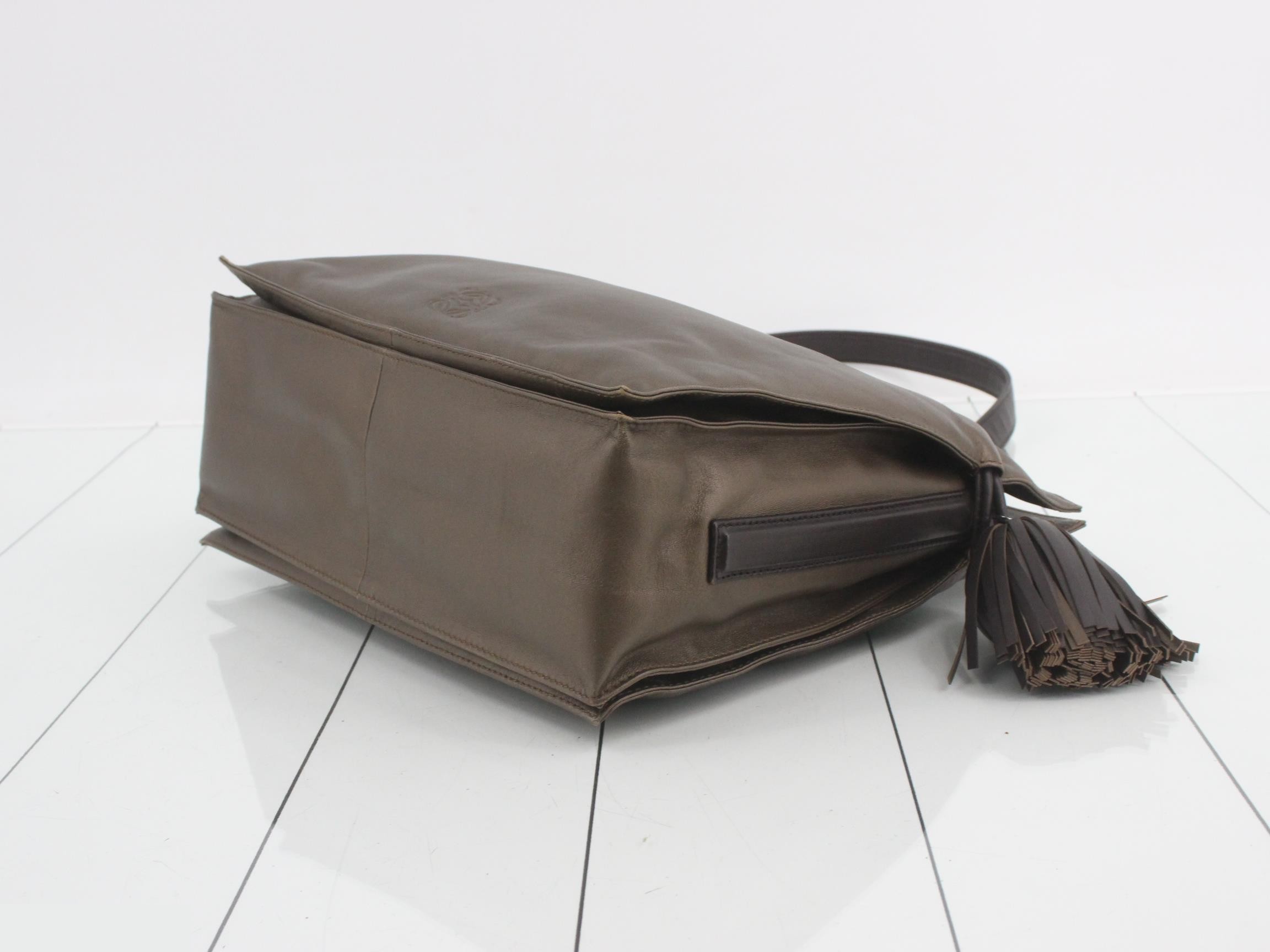 Flamenco shoulder bag, leather, bronze — view 6