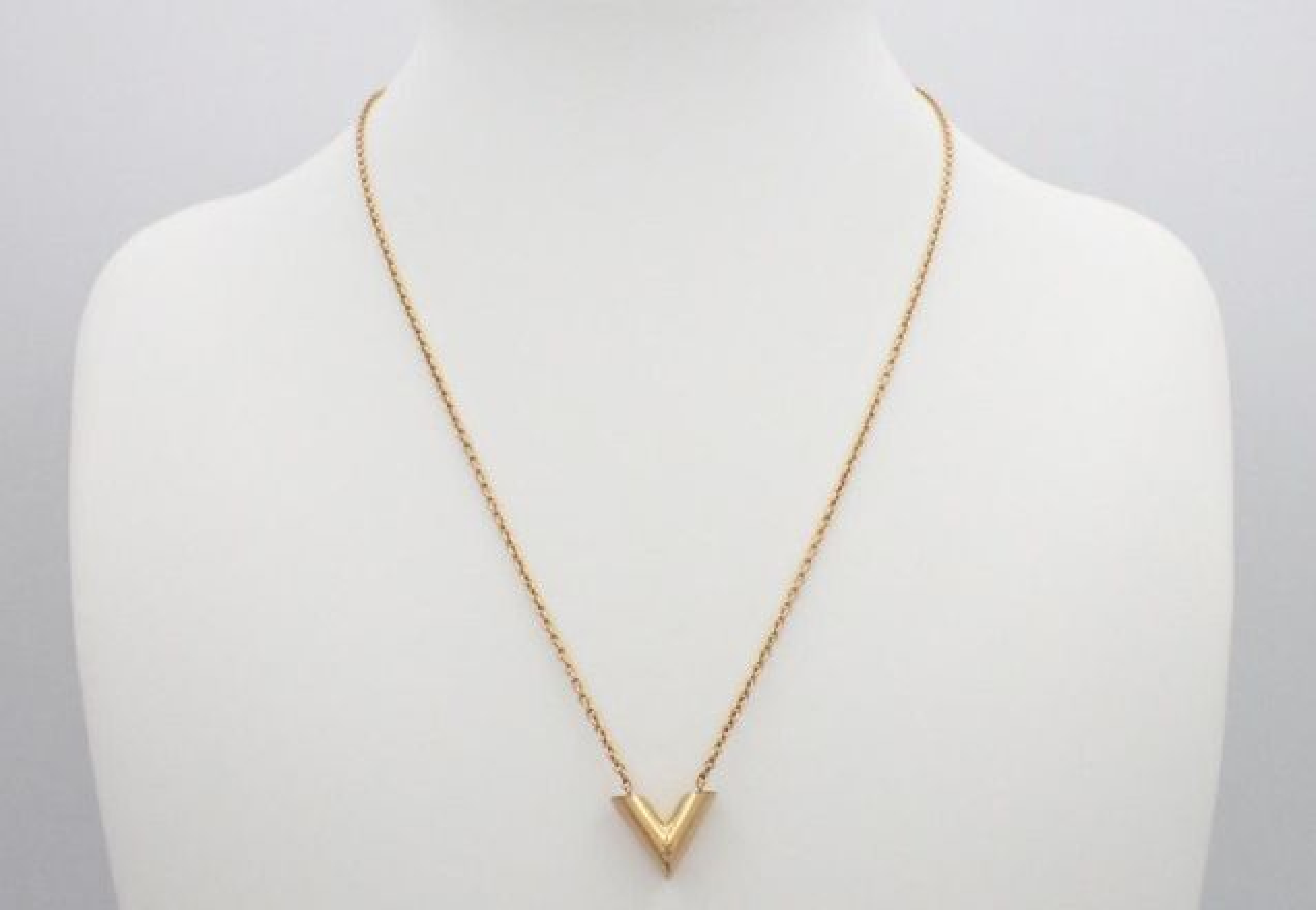 Essential V Necklace, chain approximately 50cm. — view 3