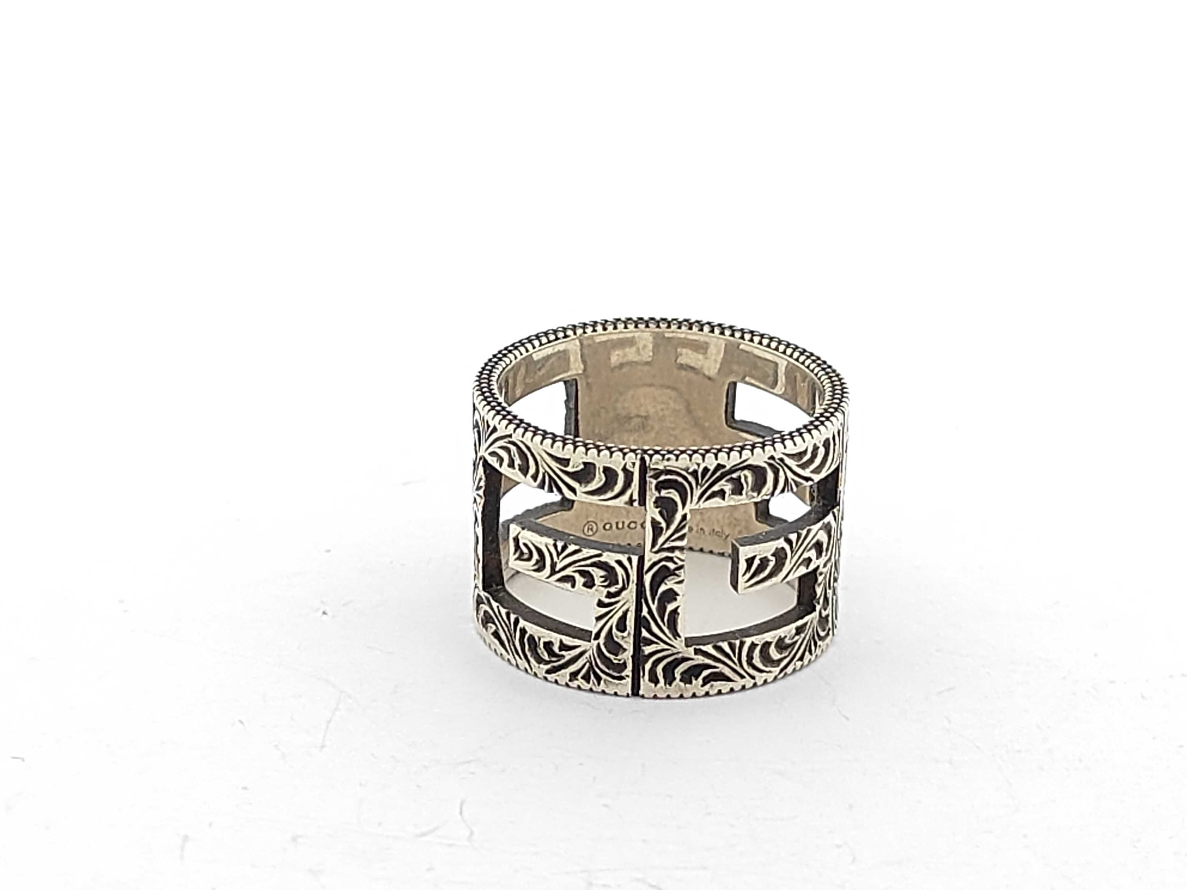 silver ring with box.