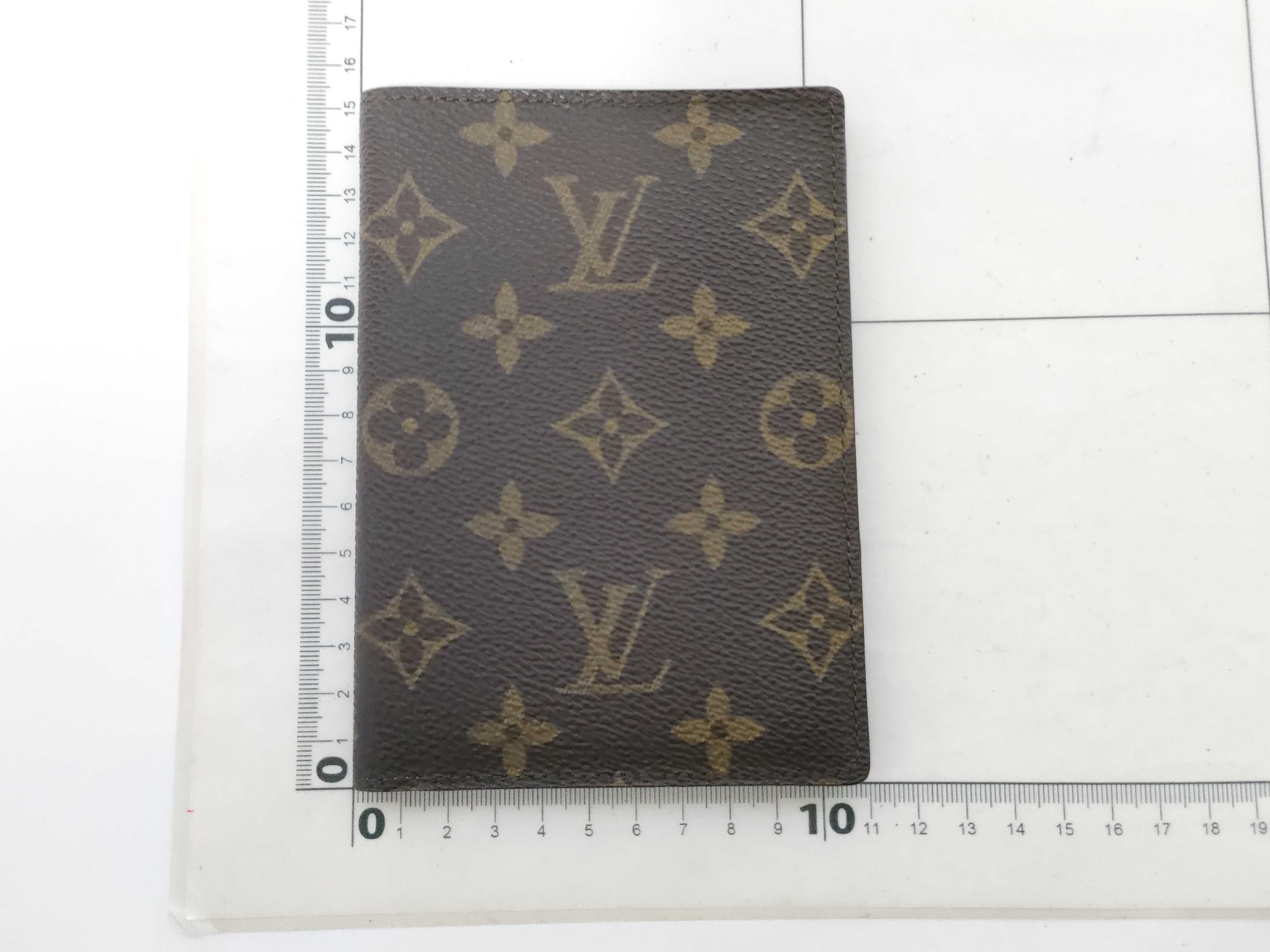Monogram Louis Vuitton M60179 Monogram Passport Case 10 Card Case — view 2