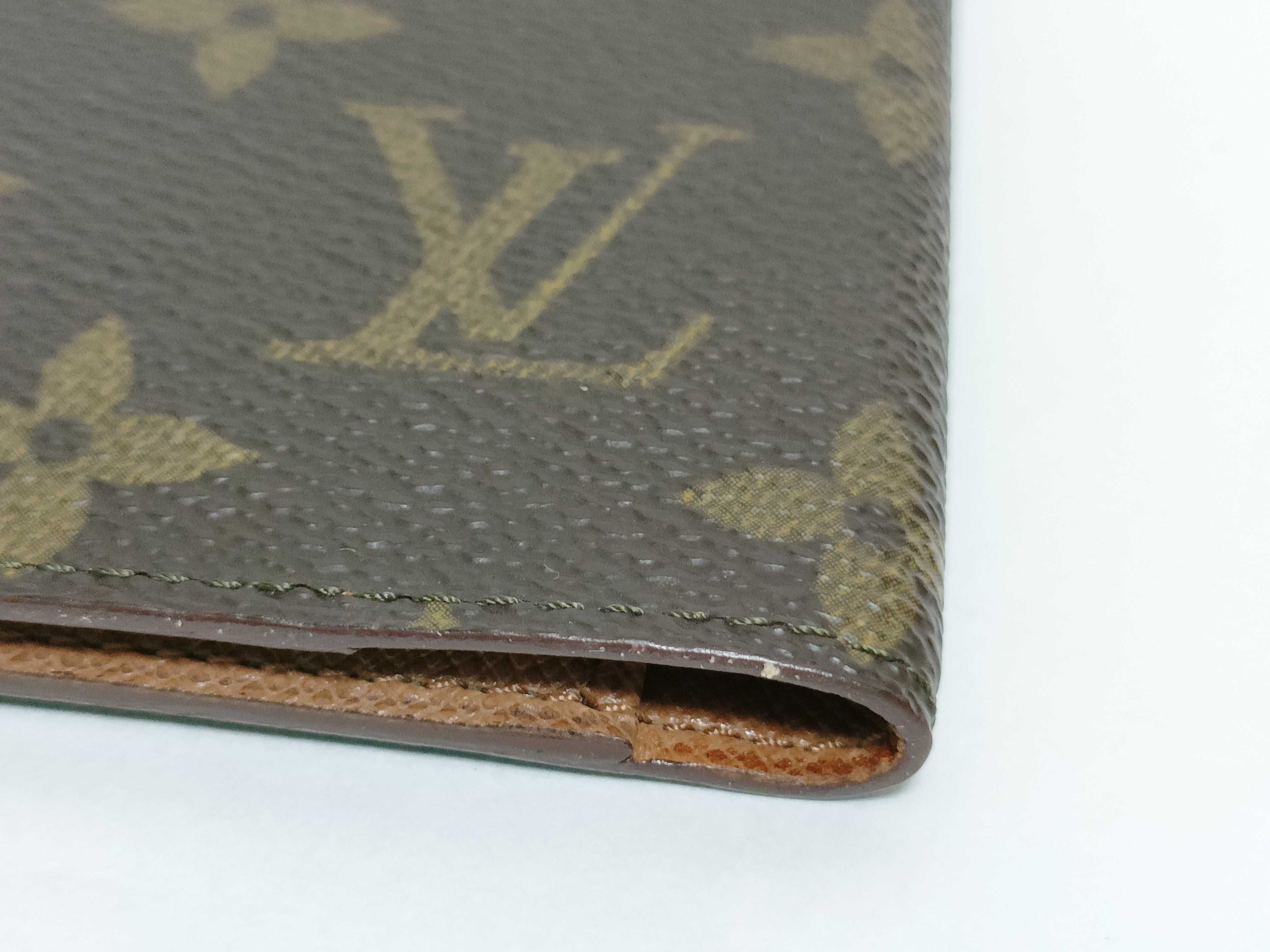 Monogram Louis Vuitton M60179 Monogram Passport Case 10 Card Case — view 11