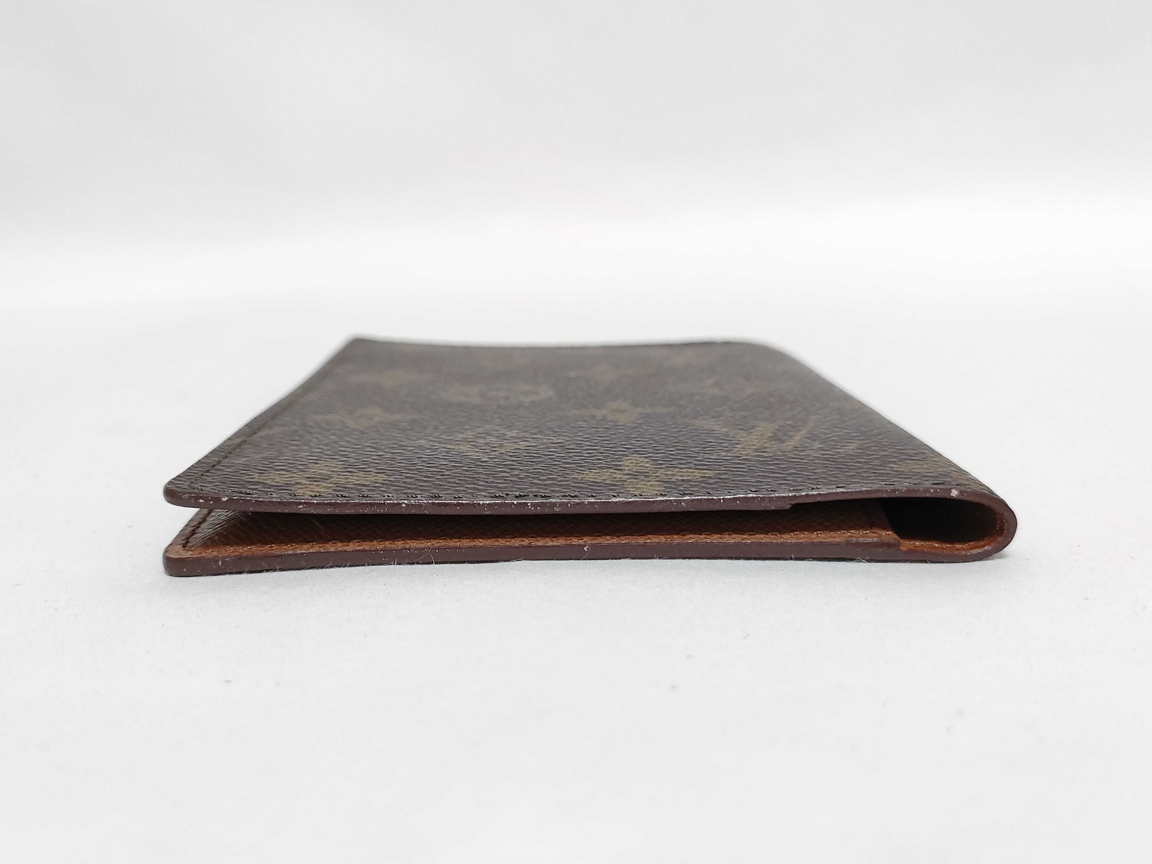 Monogram Louis Vuitton M60179 Monogram Passport Case 10 Card Case — view 5