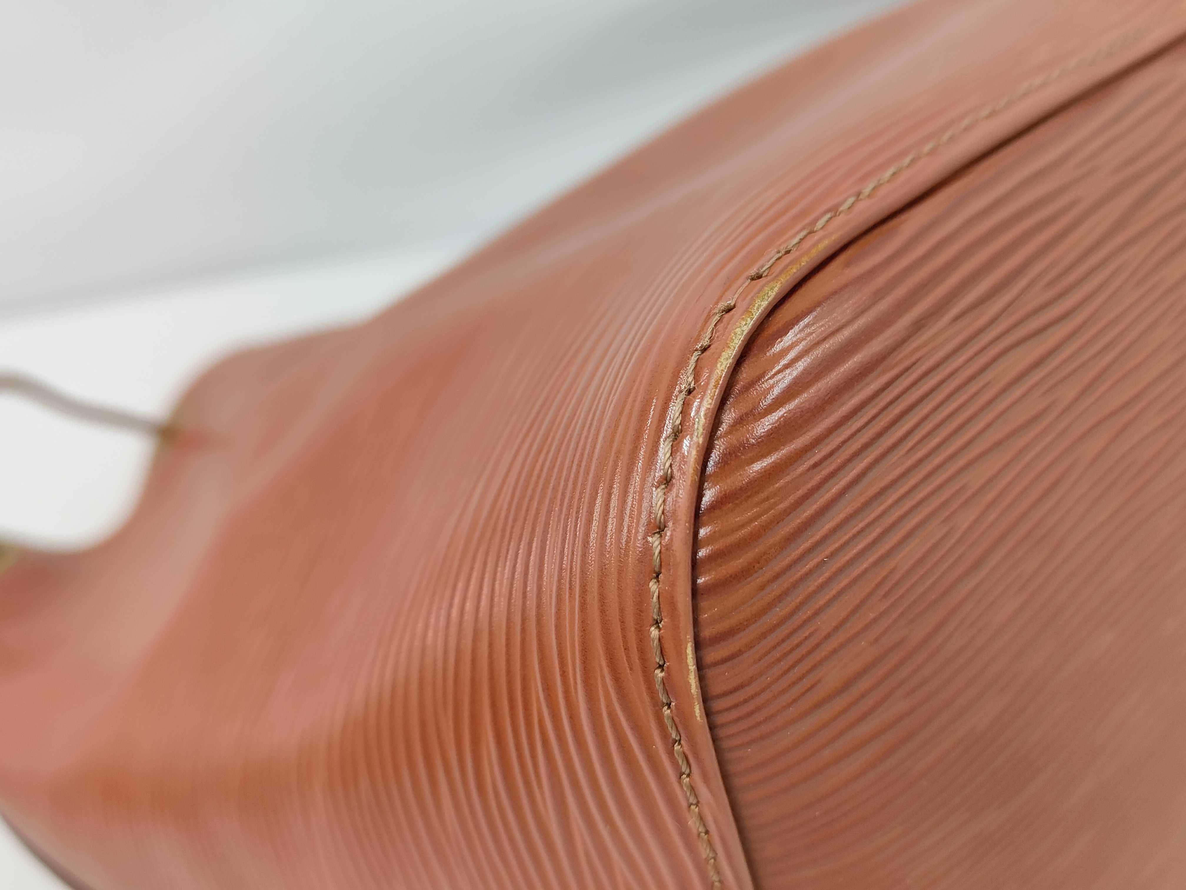 M44103 Epi Petit Noé Kenya Brown Shoulder Bag — view 4