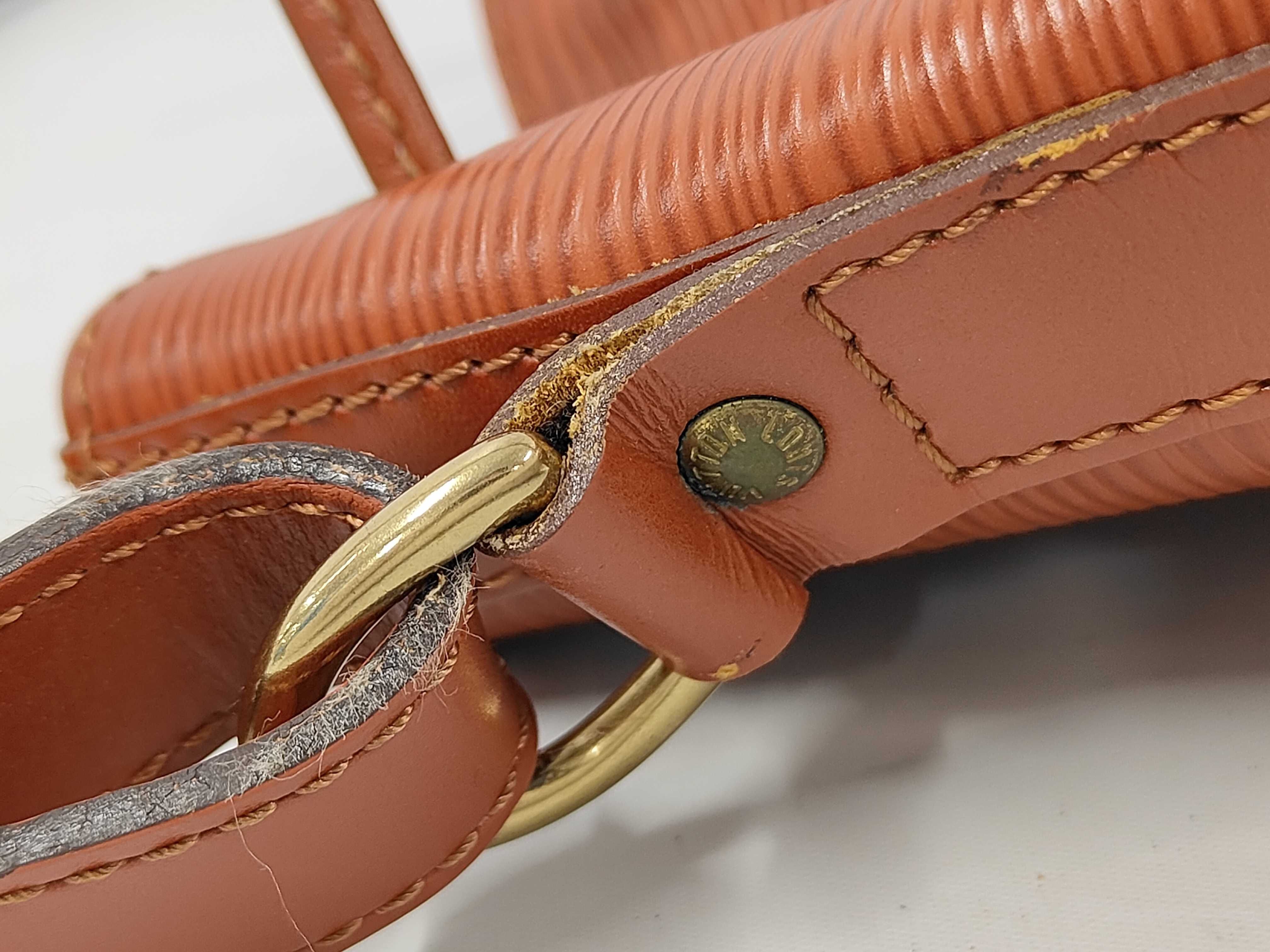M44103 Epi Petit Noé Kenya Brown Shoulder Bag — view 6