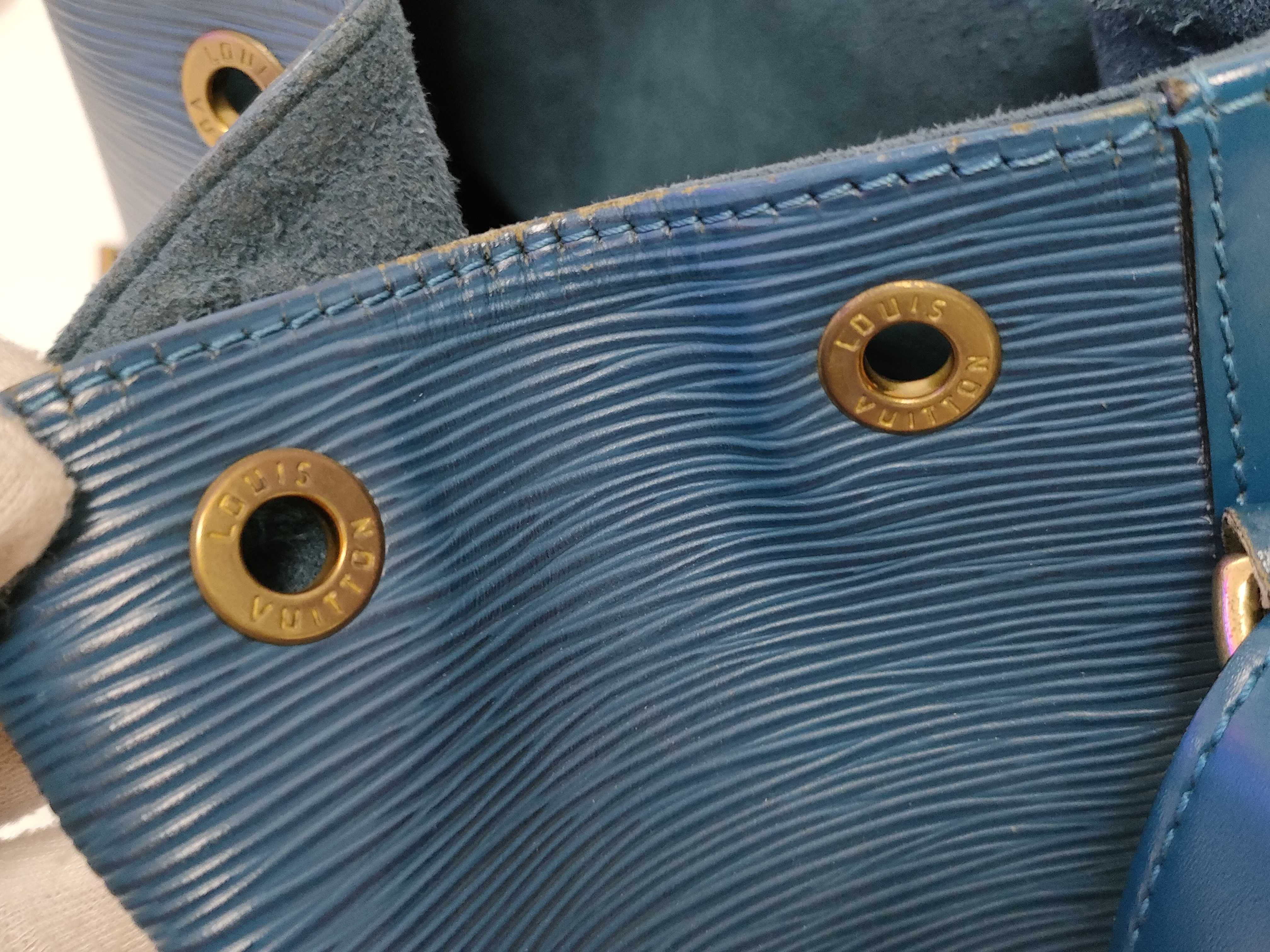 Epi Leather Petit Noé M44105 Handbag — view 11