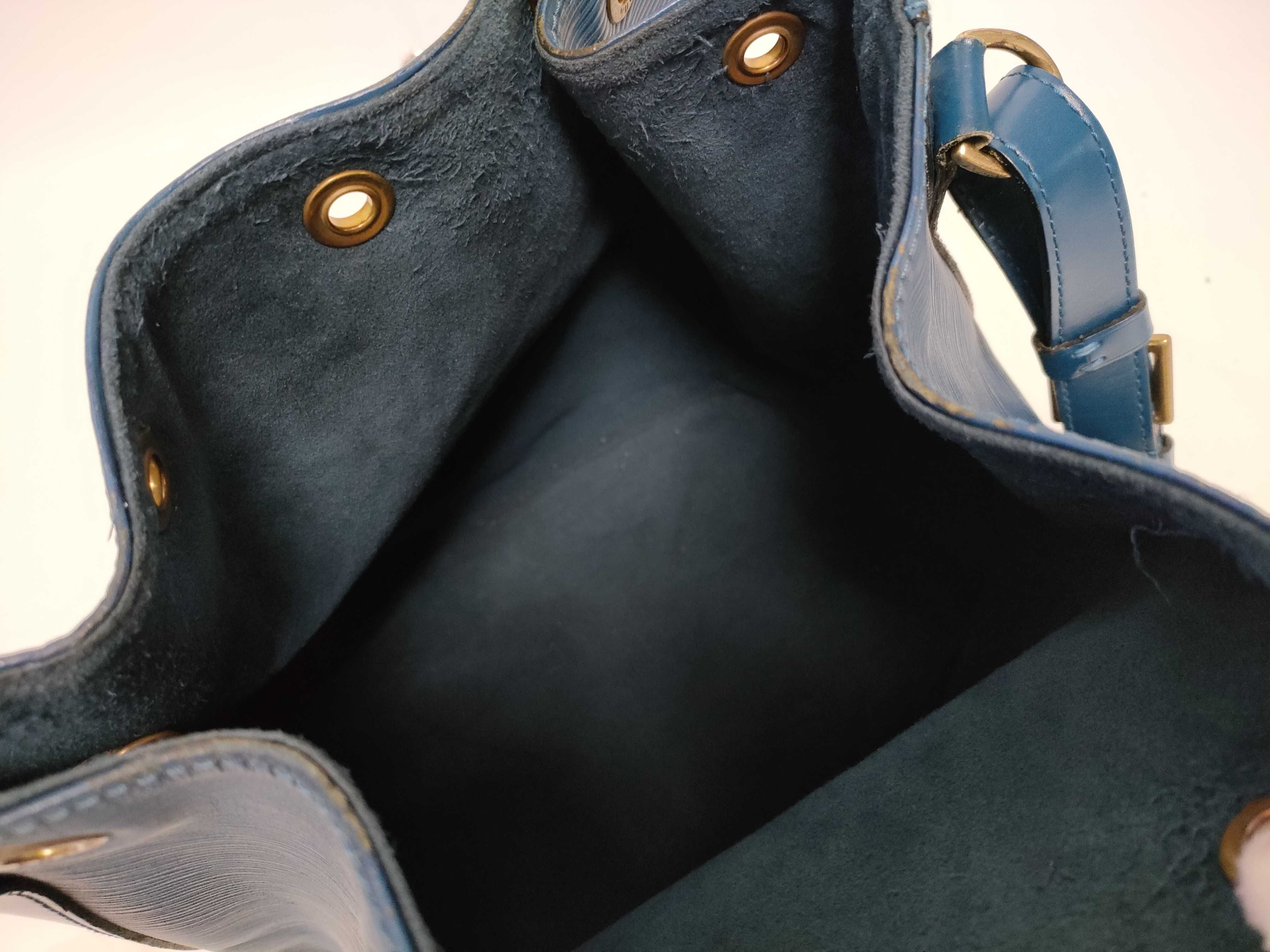 Epi Leather Petit Noé M44105 Handbag — view 12