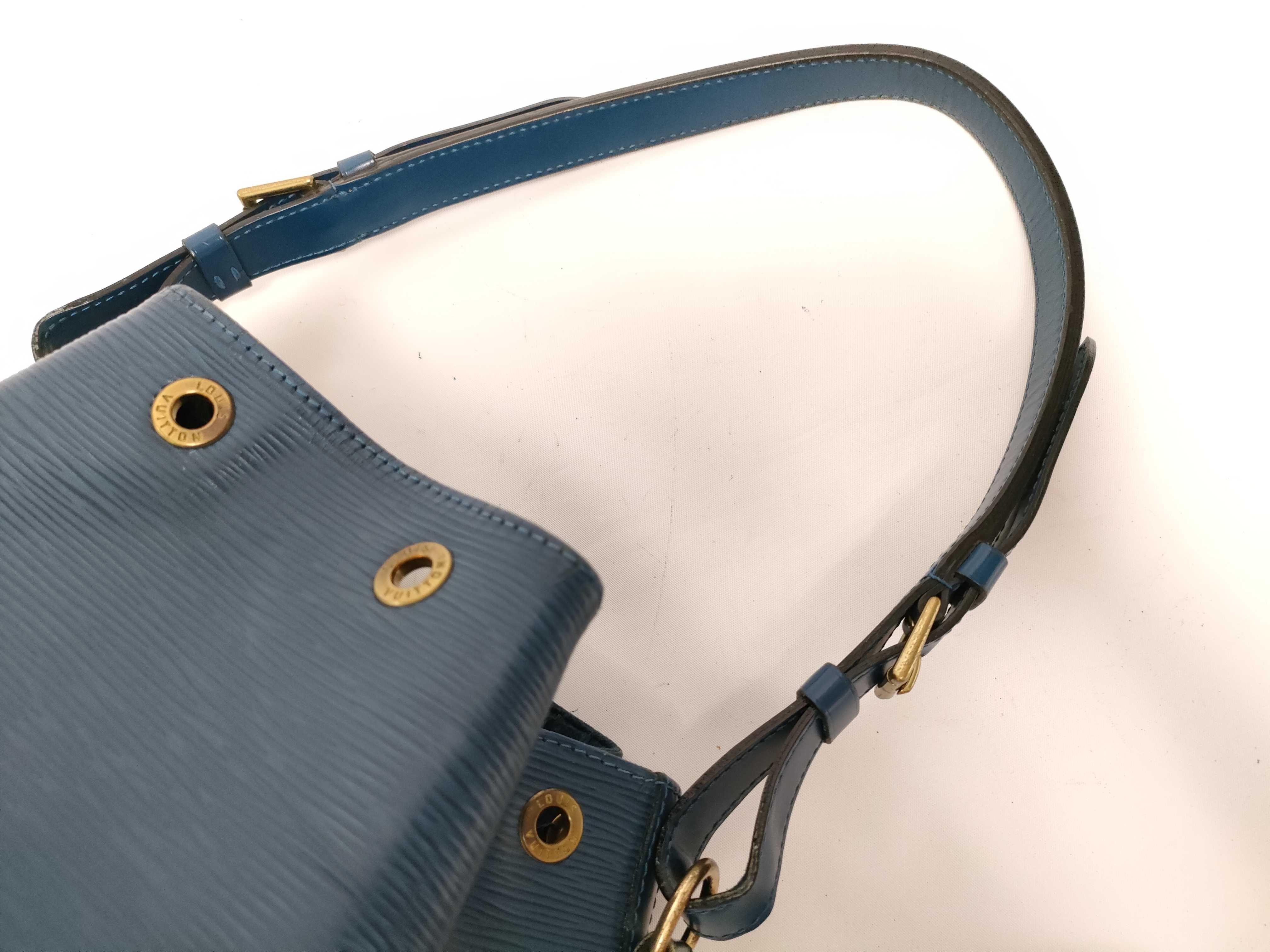 Epi Leather Petit Noé M44105 Handbag — view 3