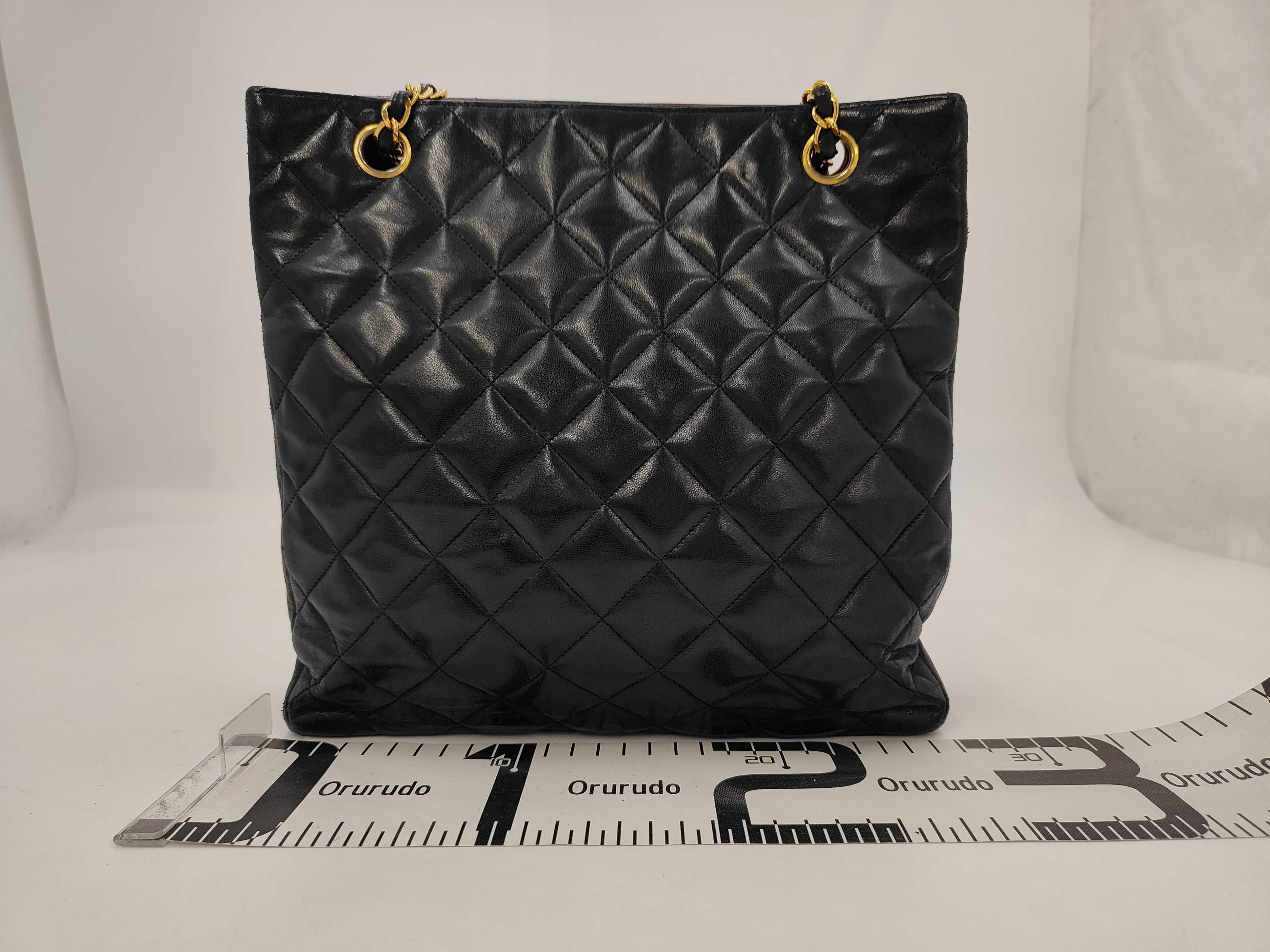 Matelassé Chain Shoulder Bag Tote Bag — view 2