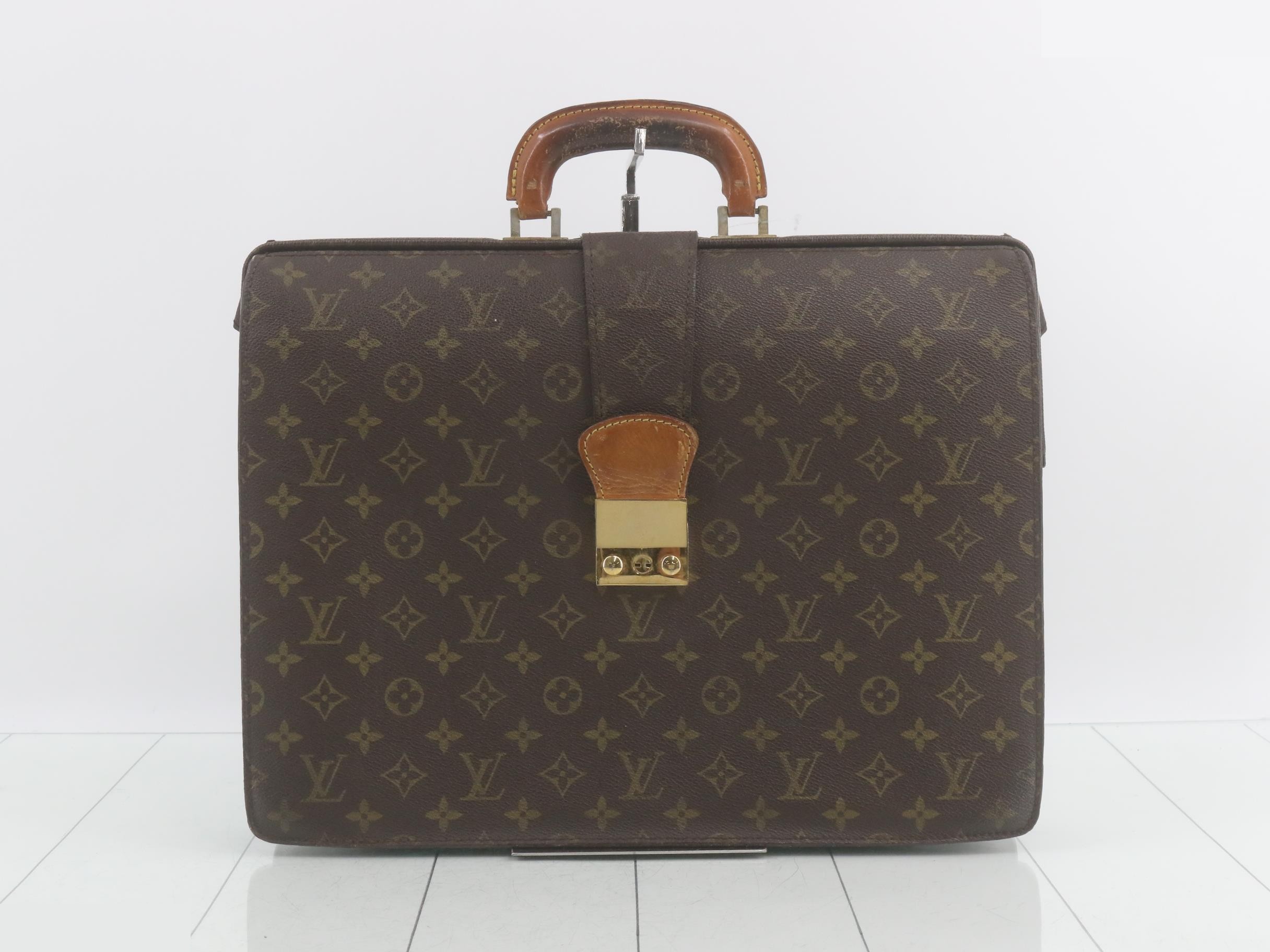 Monogram Serviette Fermoire Business Bag