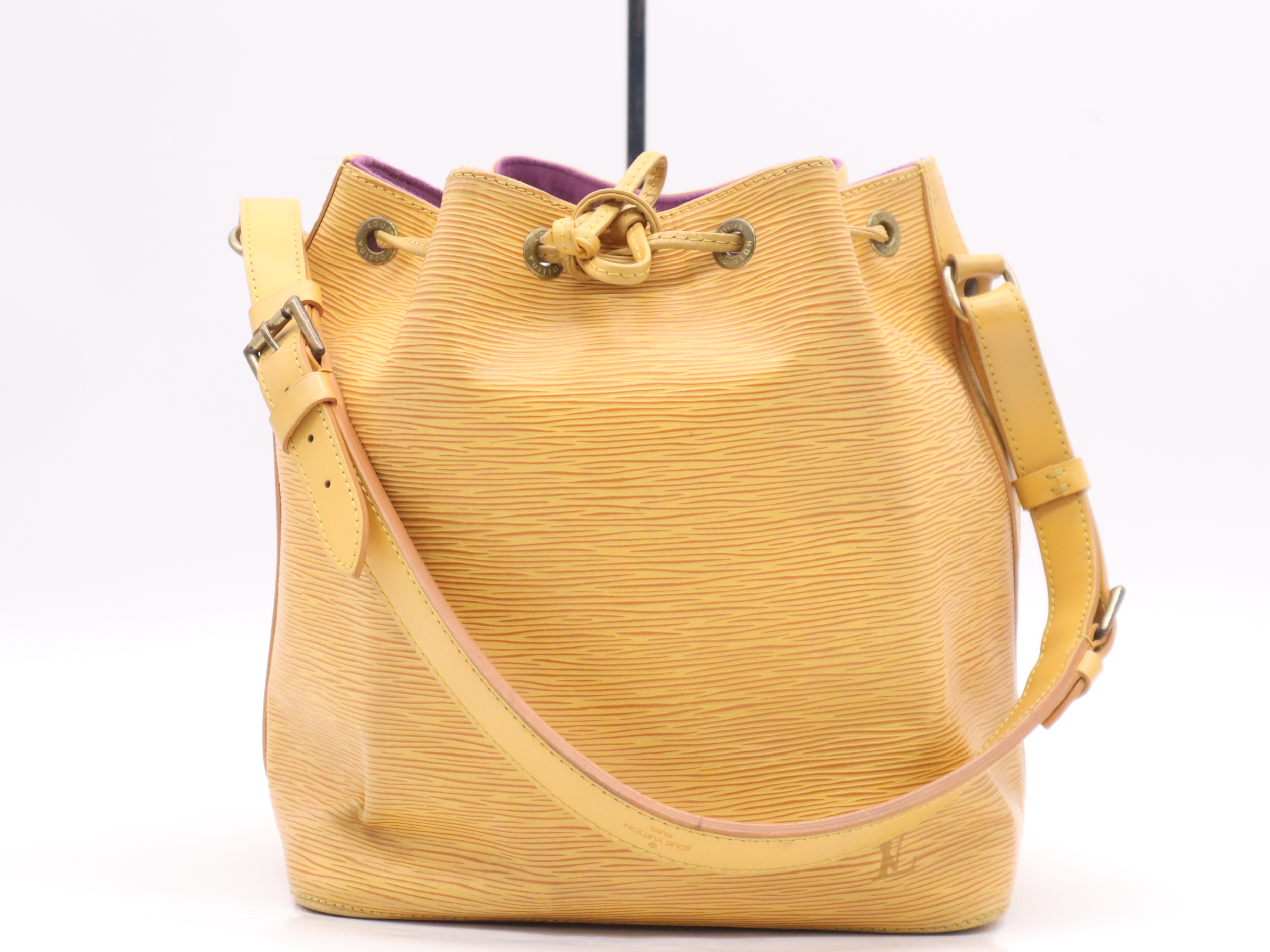 M44109 Epi Petit Noe Tassili Yellow Shoulder Bag