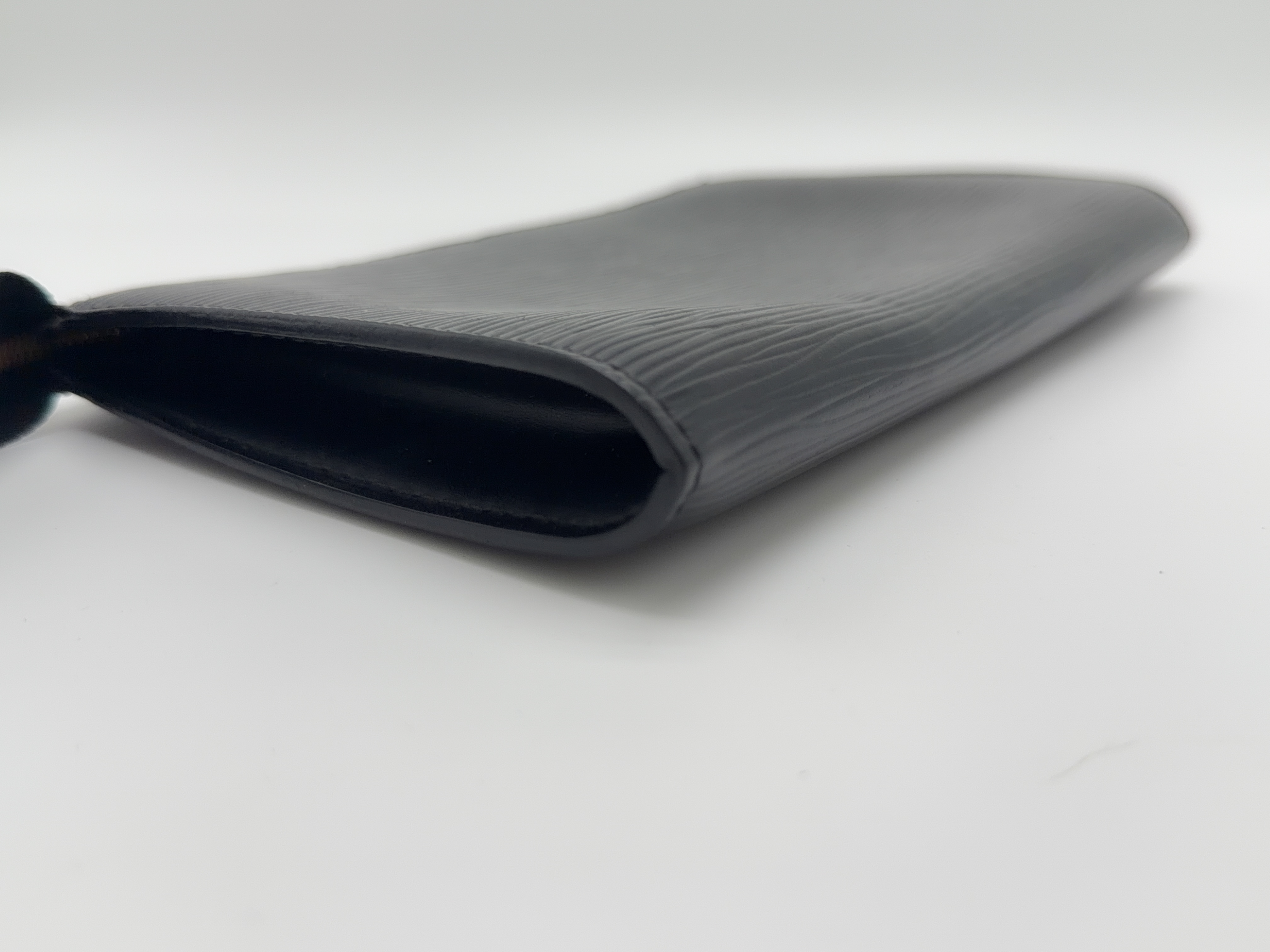 Epi M52942 Pochette Accessoires Noir AR1917 Pouch — view 6