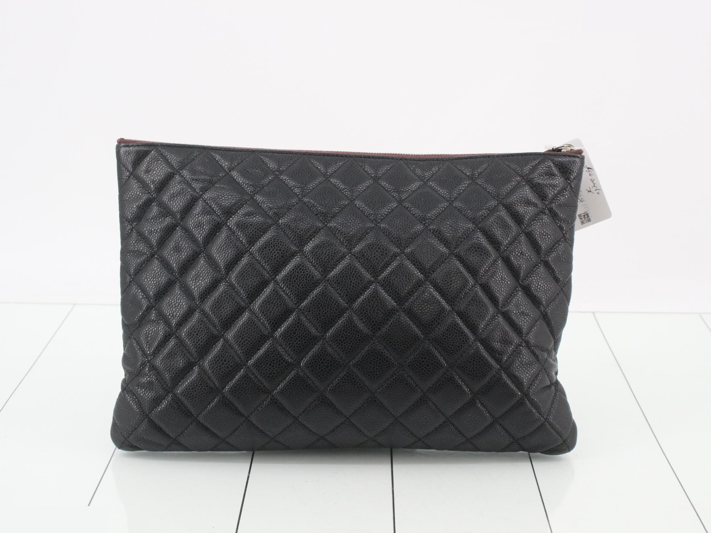 Matelassé clutch bag, caviar leather, black — view 2