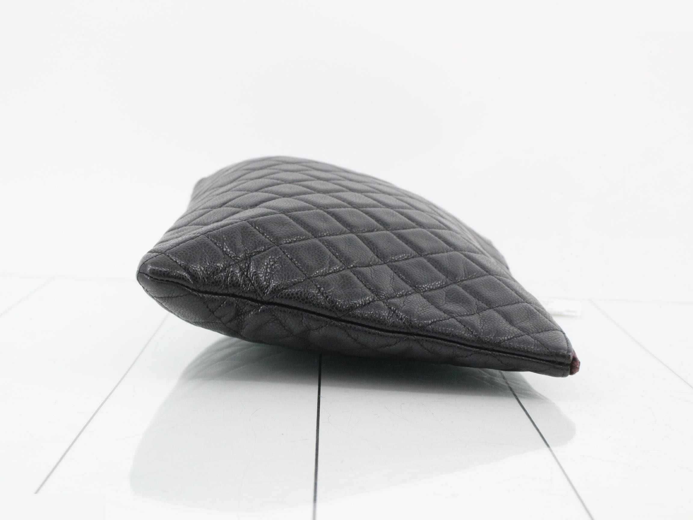 Matelassé clutch bag, caviar leather, black — view 3