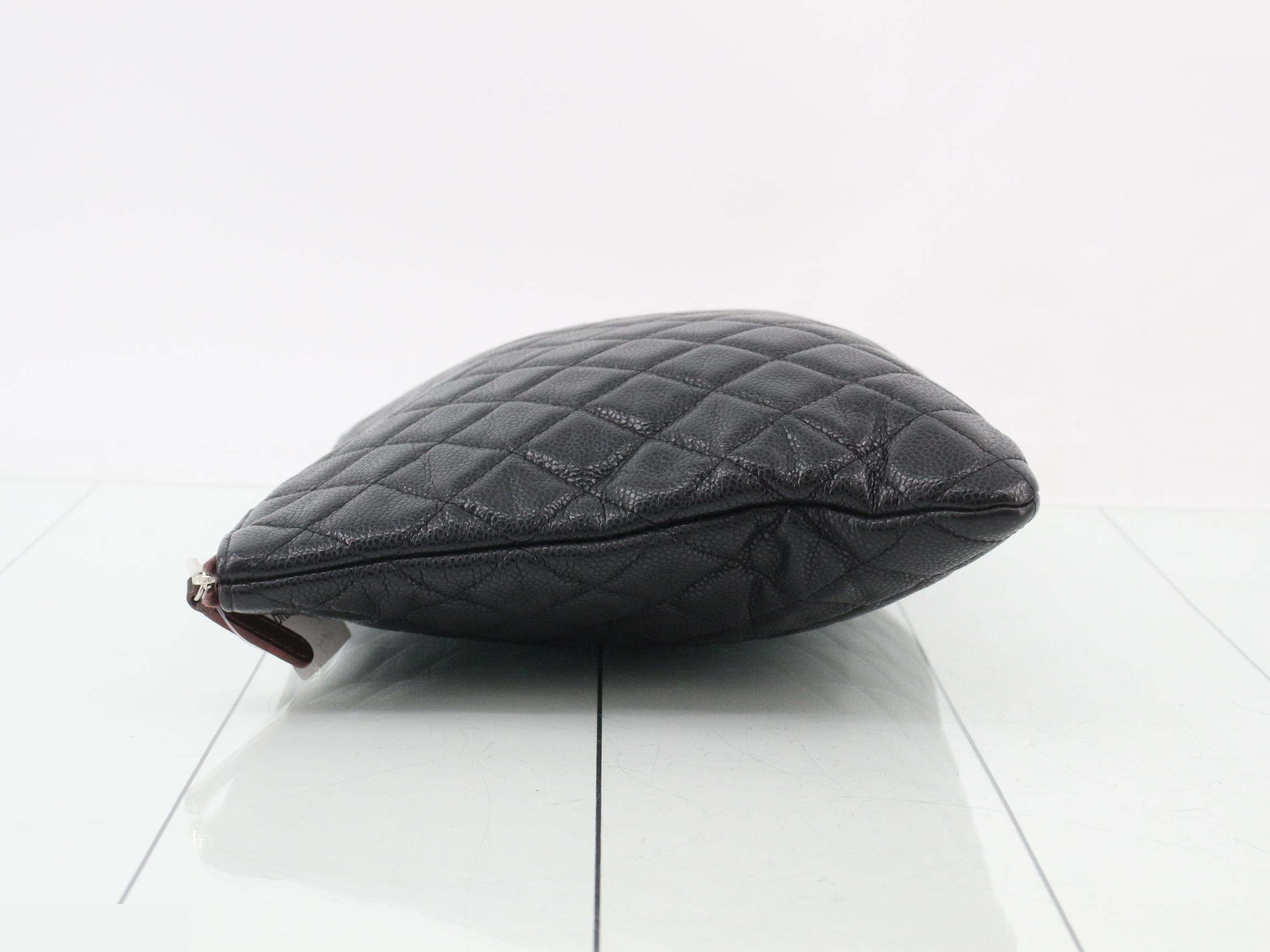 Matelassé clutch bag, caviar leather, black — view 4