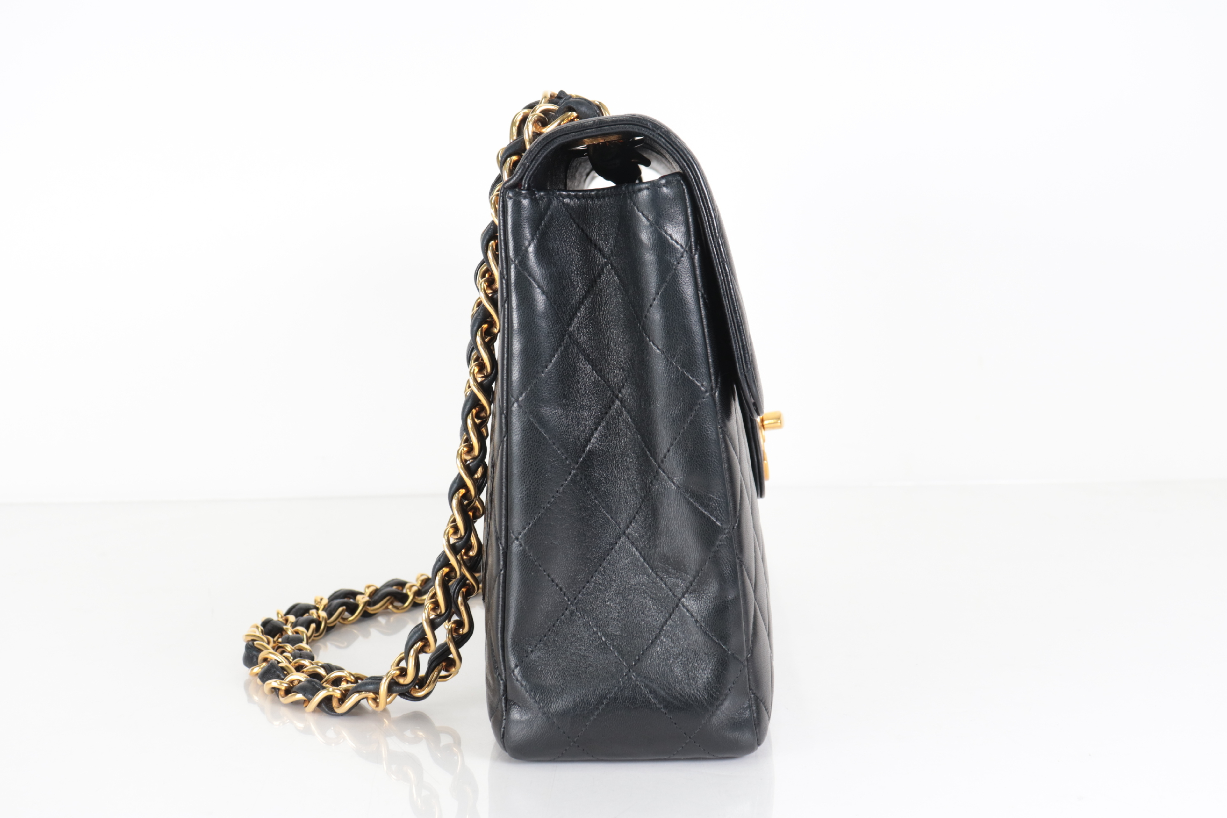 Lambskin Chain Shoulder Bag W30 (Serial Number 5) — view 4