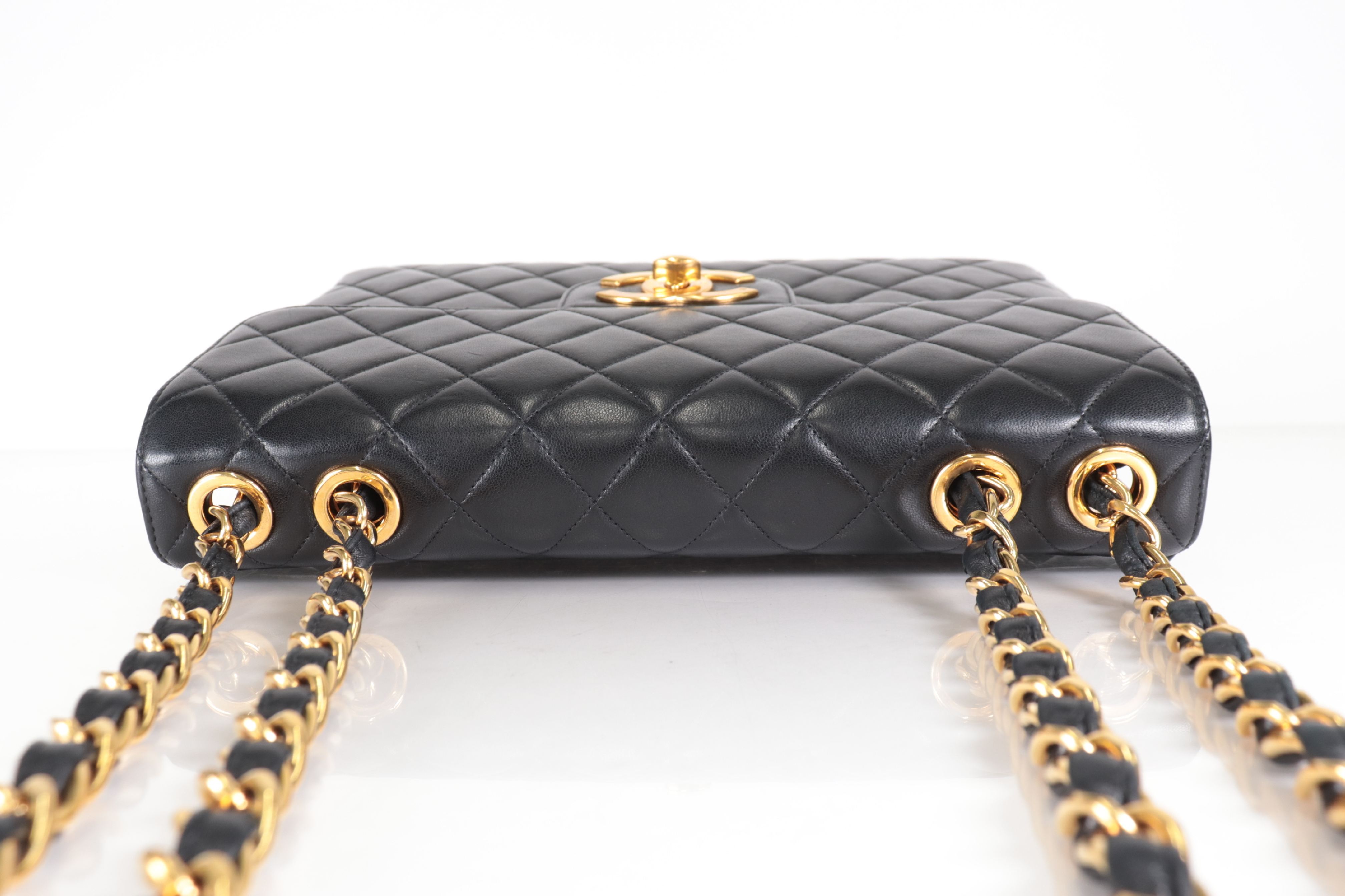 Lambskin Chain Shoulder Bag W30 (Serial Number 5) — view 6