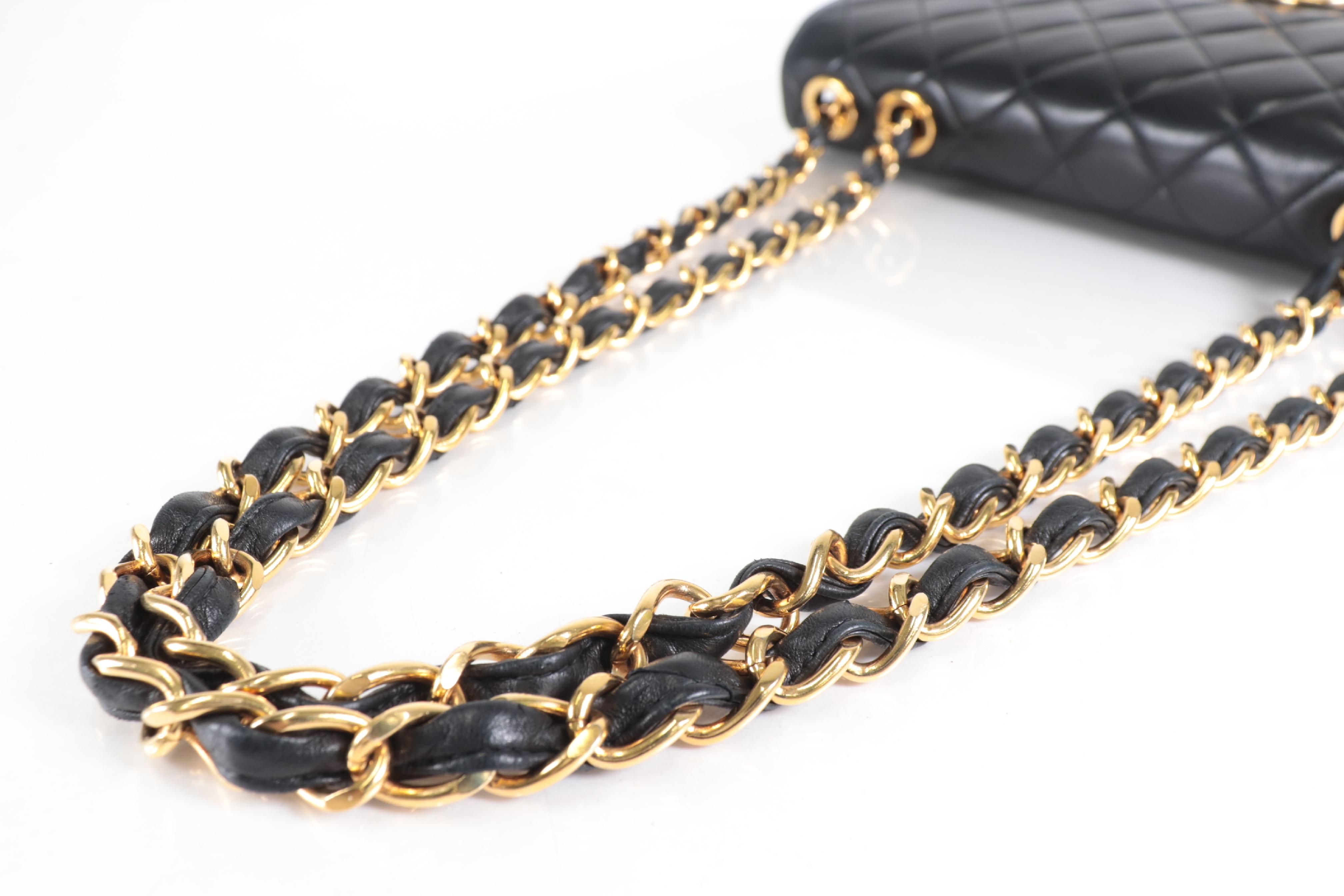 Lambskin Chain Shoulder Bag W30 (Serial Number 5) — view 8