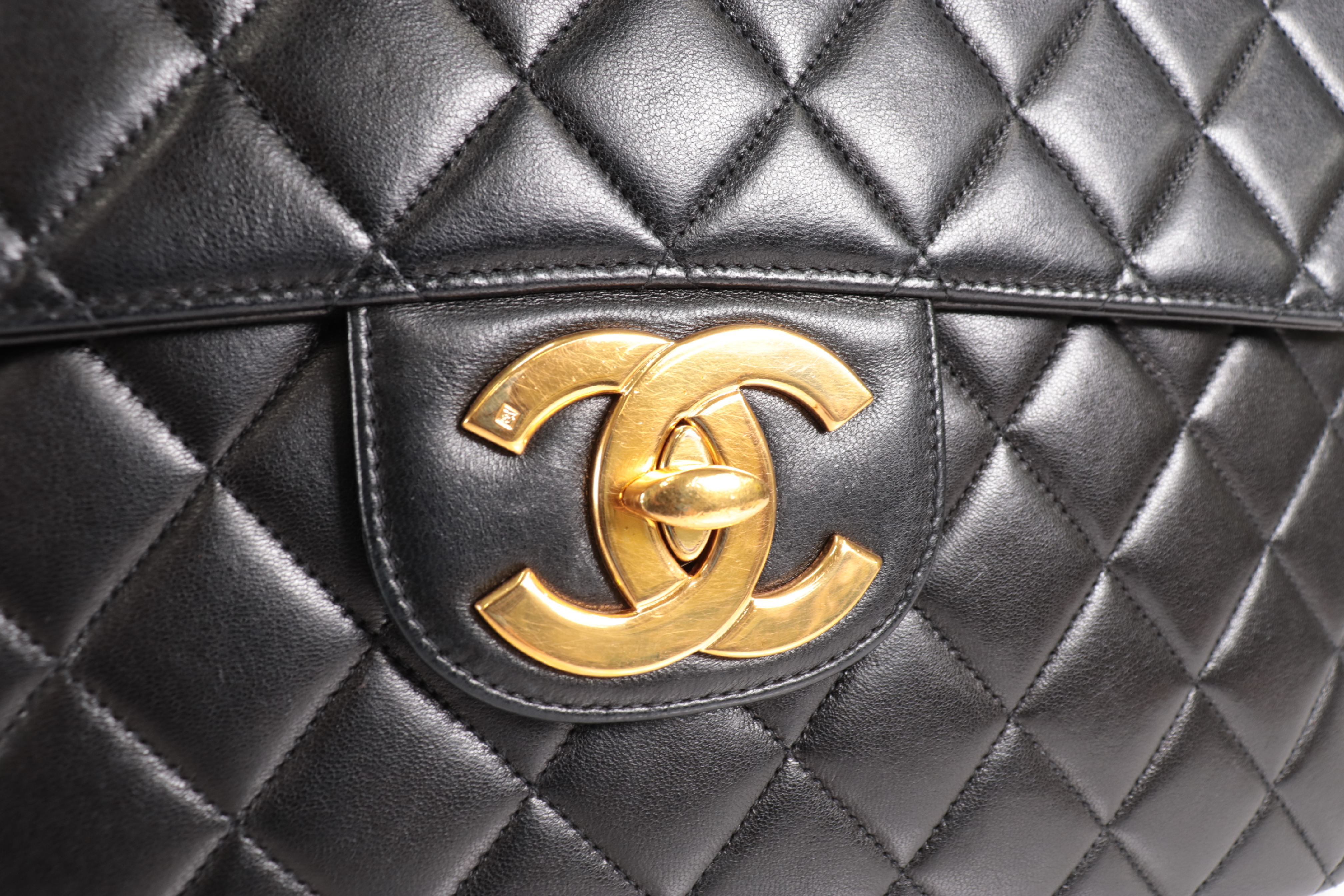 Lambskin Chain Shoulder Bag W30 (Serial Number 5) — view 9