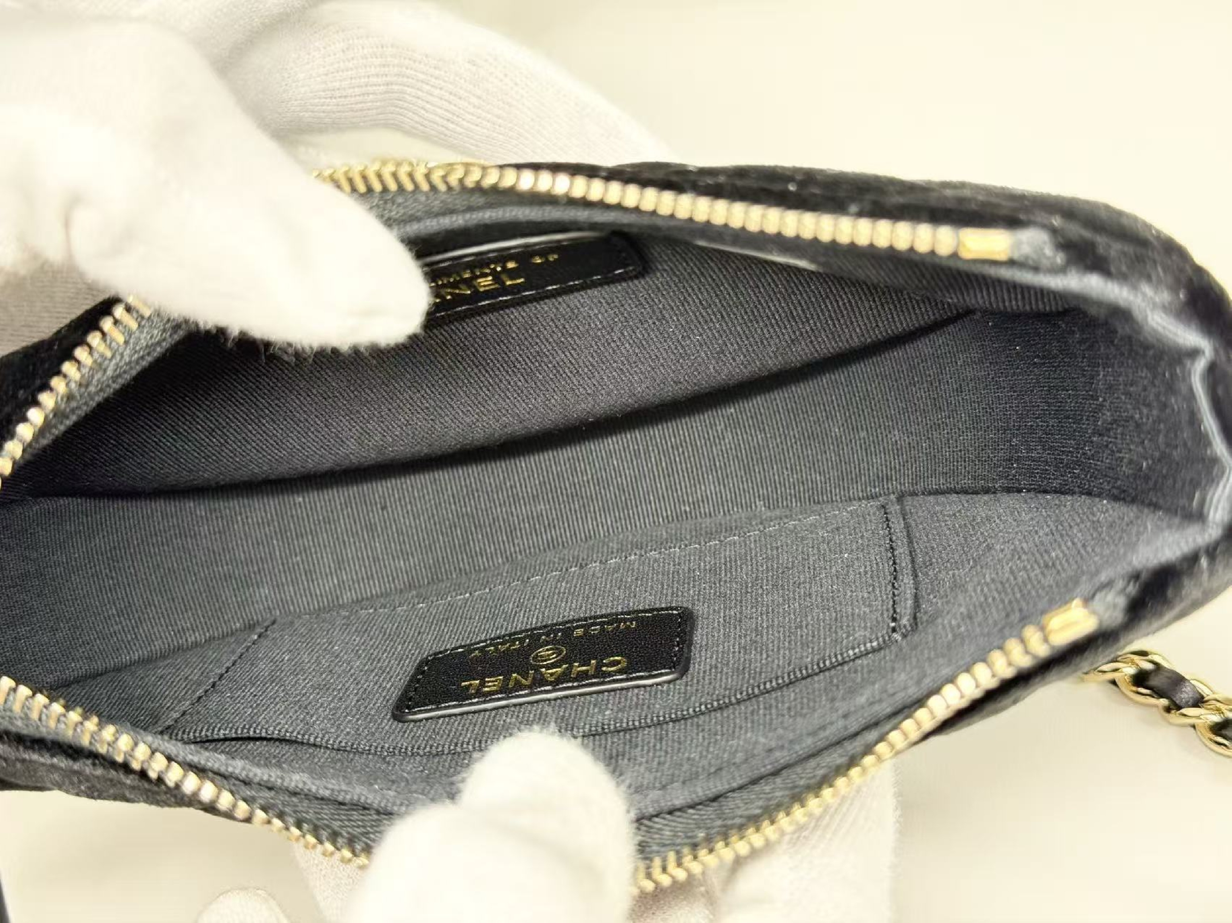 Stored Item, Black Matelassé Velour Hobo Bag, VIP G, W17/H11/D3cm (approx.), with dust bag and serial ID, Gold hardware, Shoulder strap, E5PT75AH. — view 11