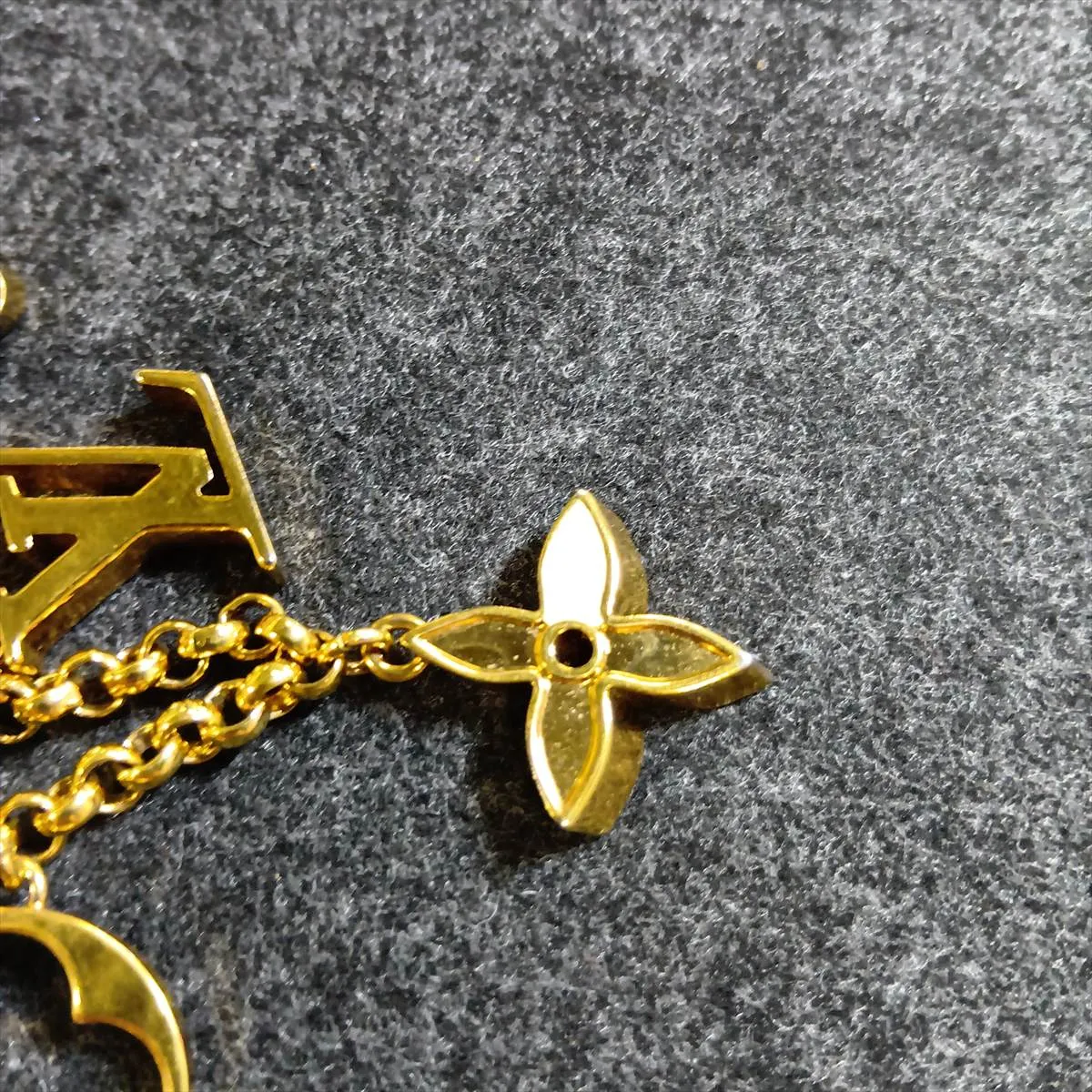 M65111 Fleur de Monogram FJ0188 Charm GP Gold - — view 5