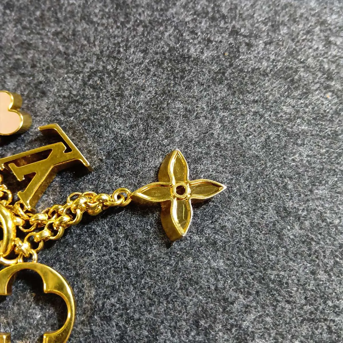 M65111 Fleur de Monogram FJ0188 Charm GP Gold - — view 6