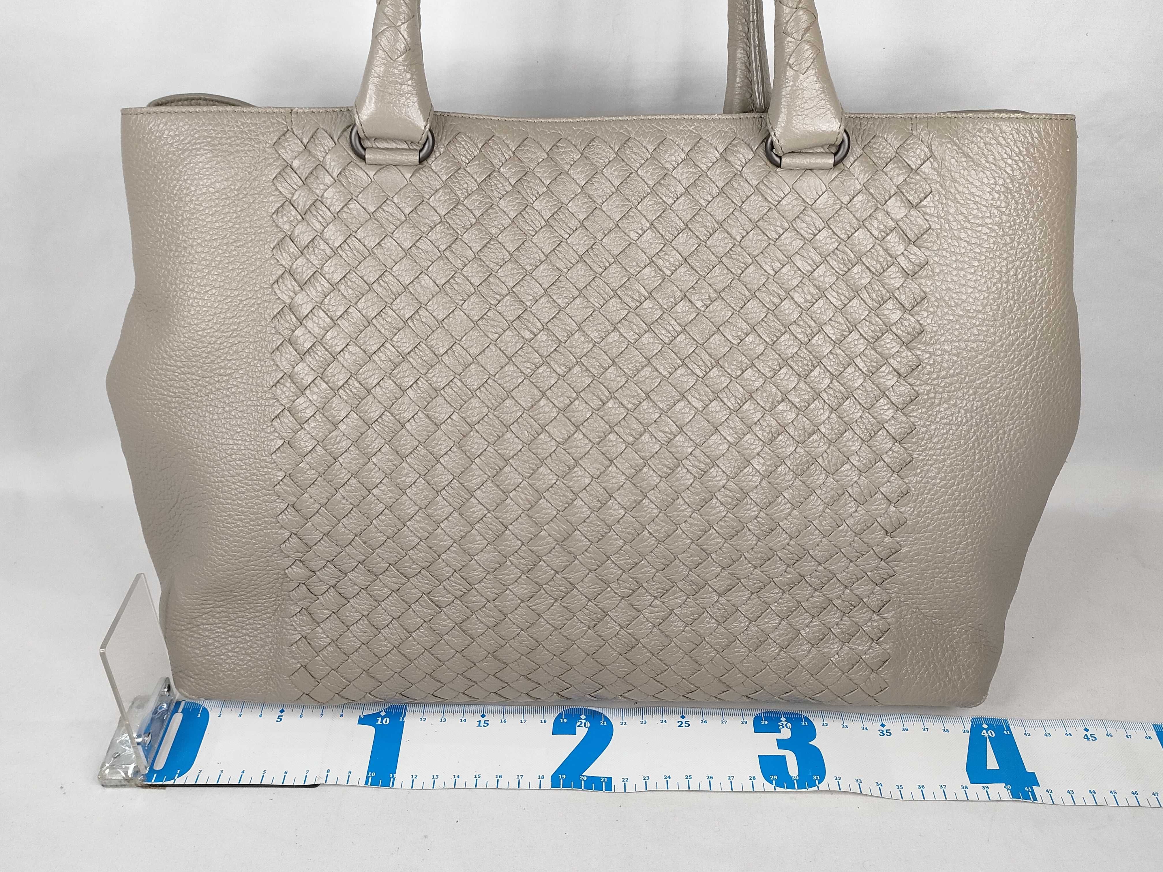 Intrecciato Bottega Veneta Intrecciato Leather Tote Bag — view 2