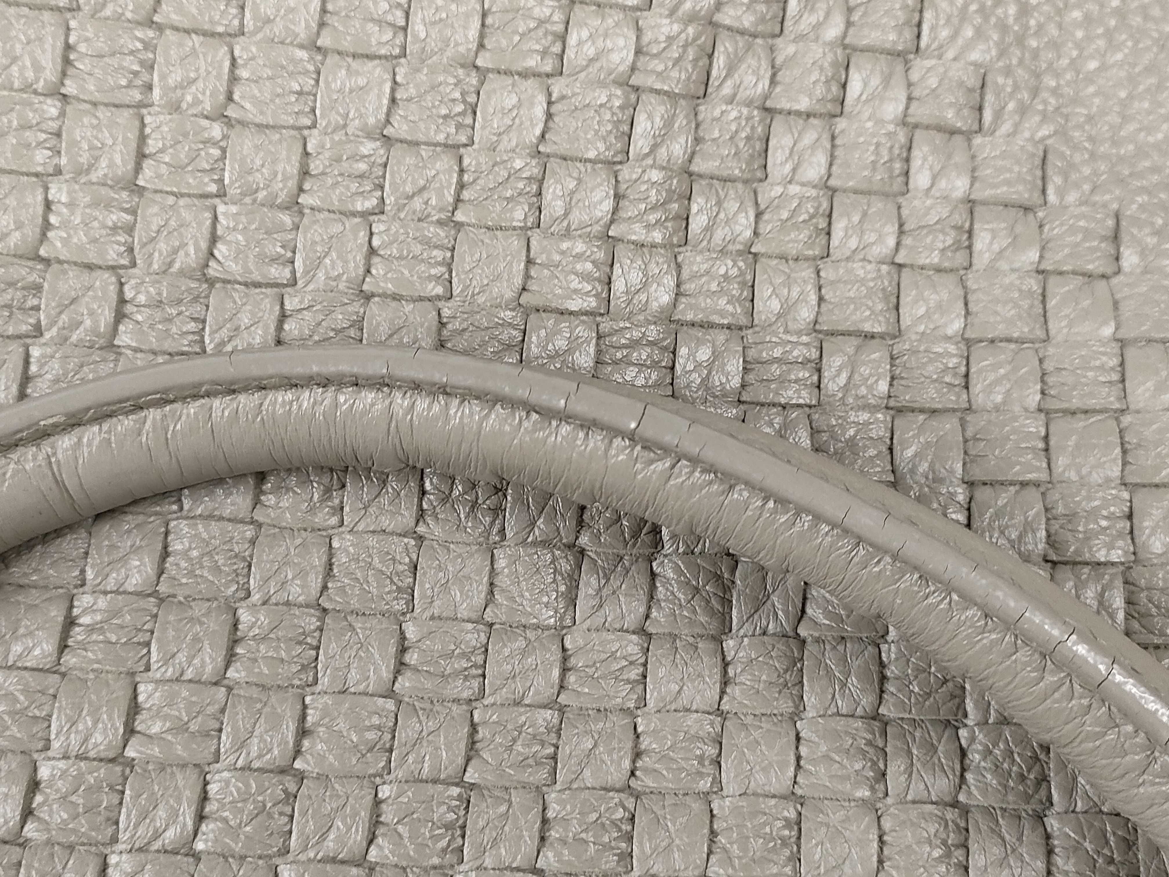 Intrecciato Bottega Veneta Intrecciato Leather Tote Bag — view 13