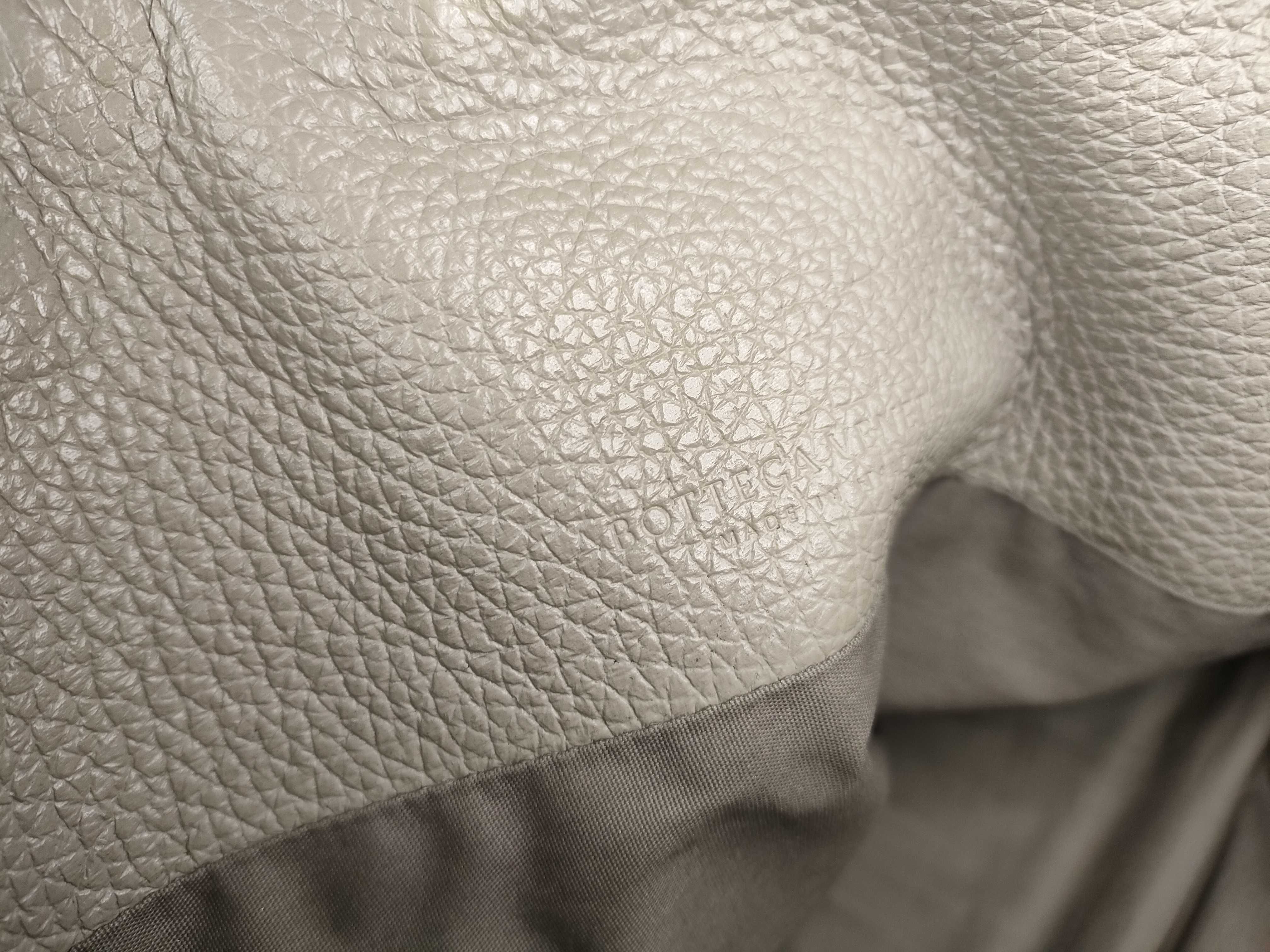 Intrecciato Bottega Veneta Intrecciato Leather Tote Bag — view 10