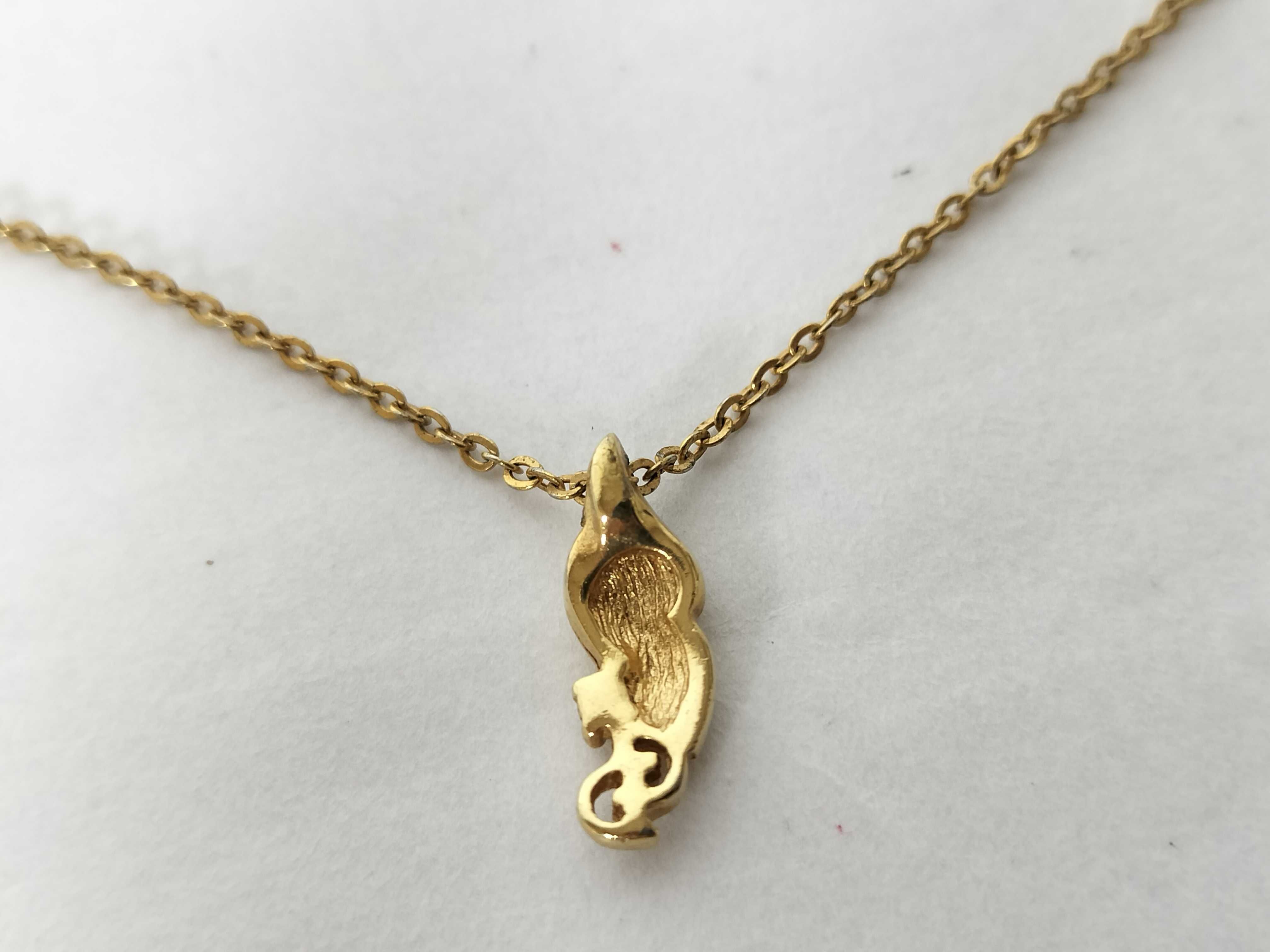 necklace — view 2
