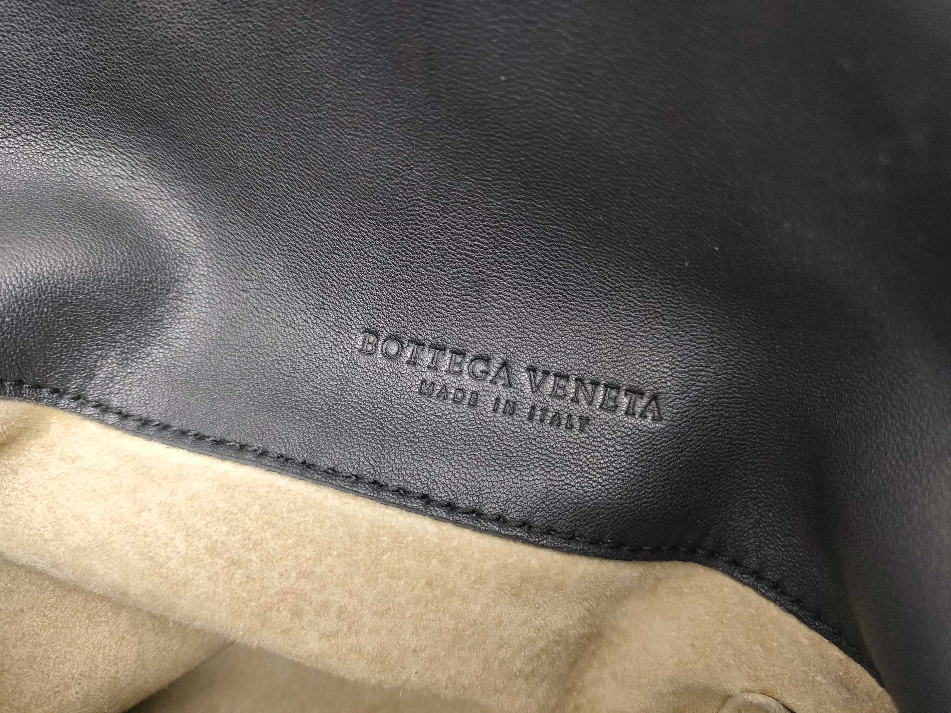 Intrecciato Hobo Black Intrecciato Handbag — view 11