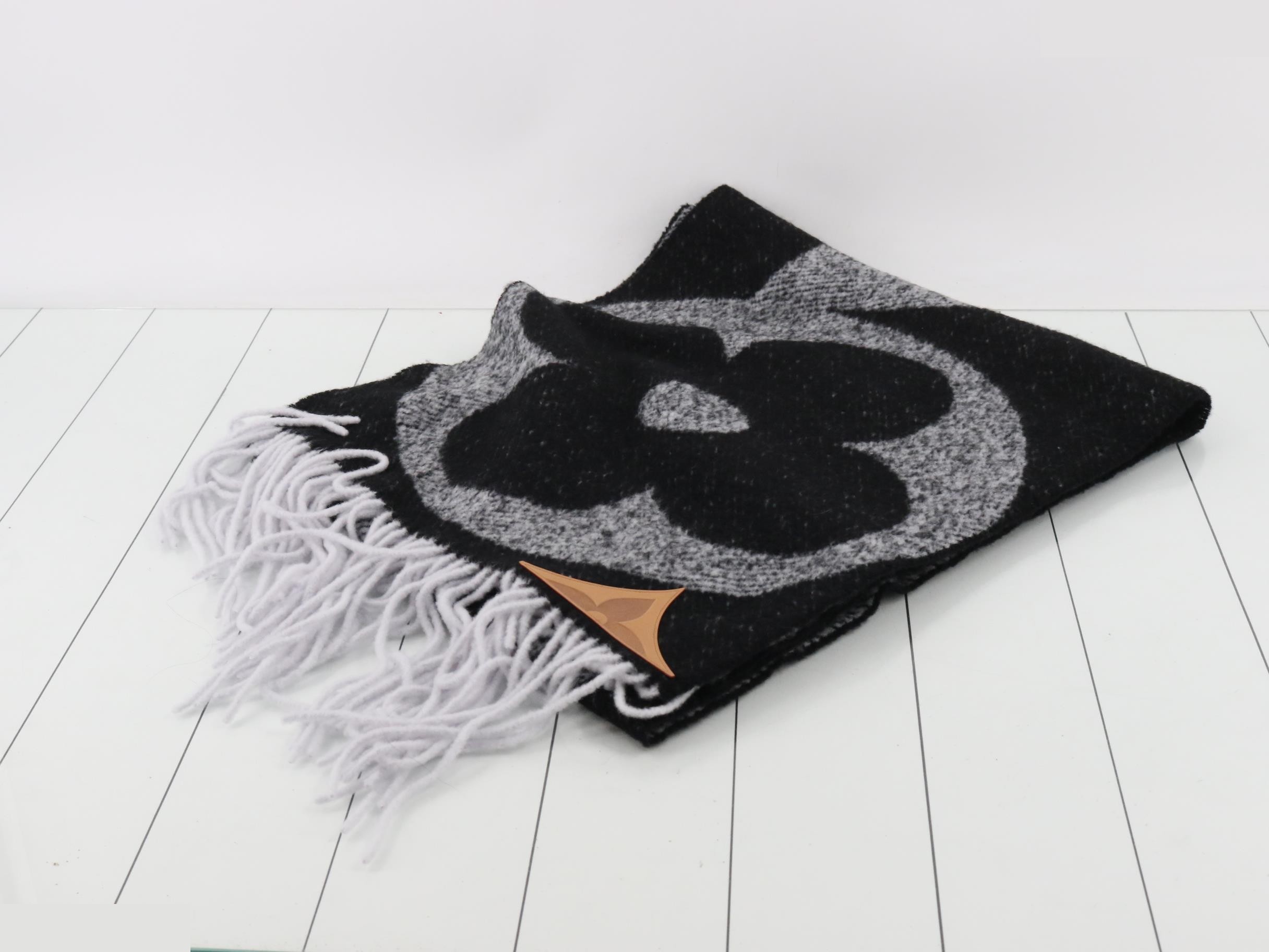 Snowy Kaleidoscope Scarf