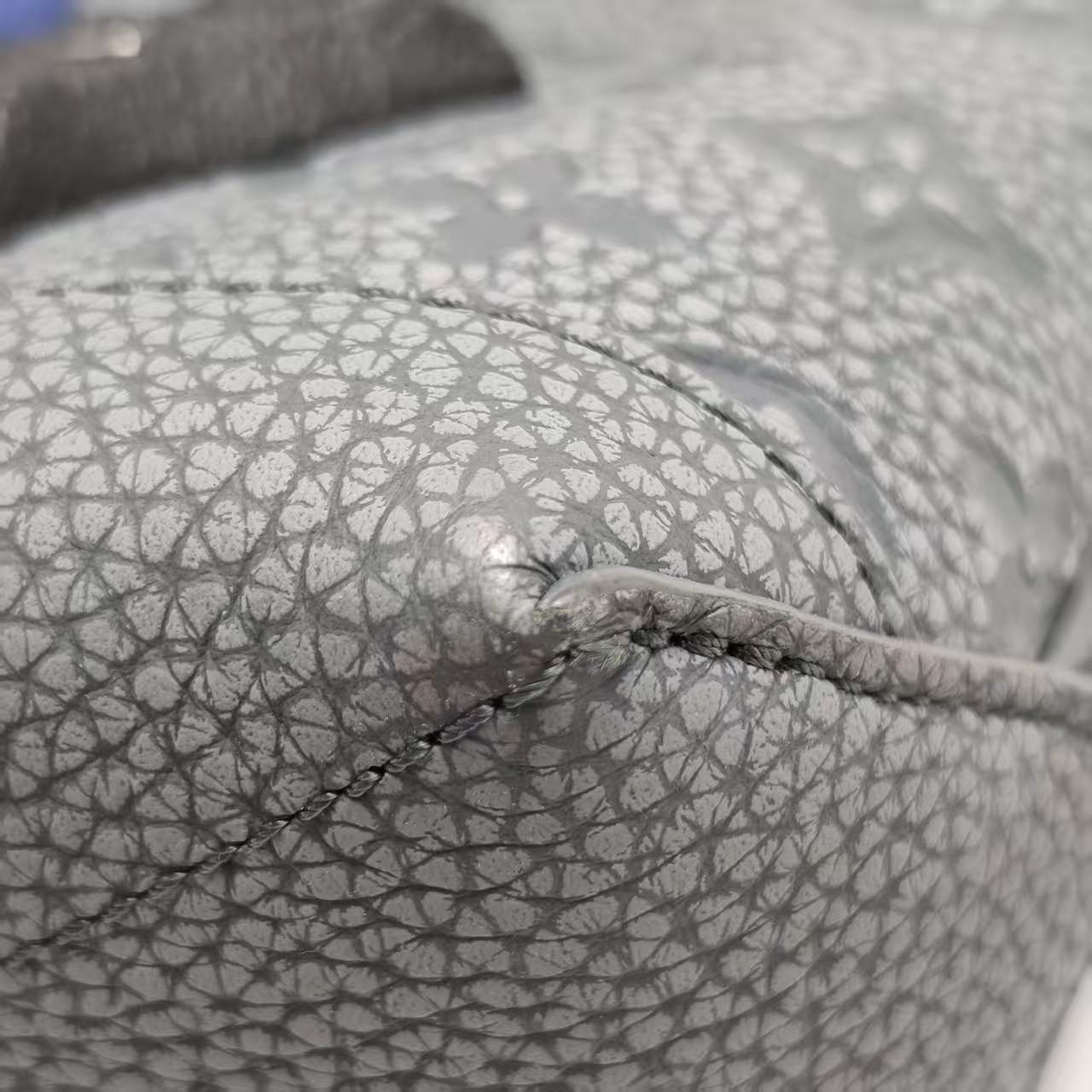 【*Shipped from: China*】LOUIS VUITTON Leather Shoulder Bag — view 11