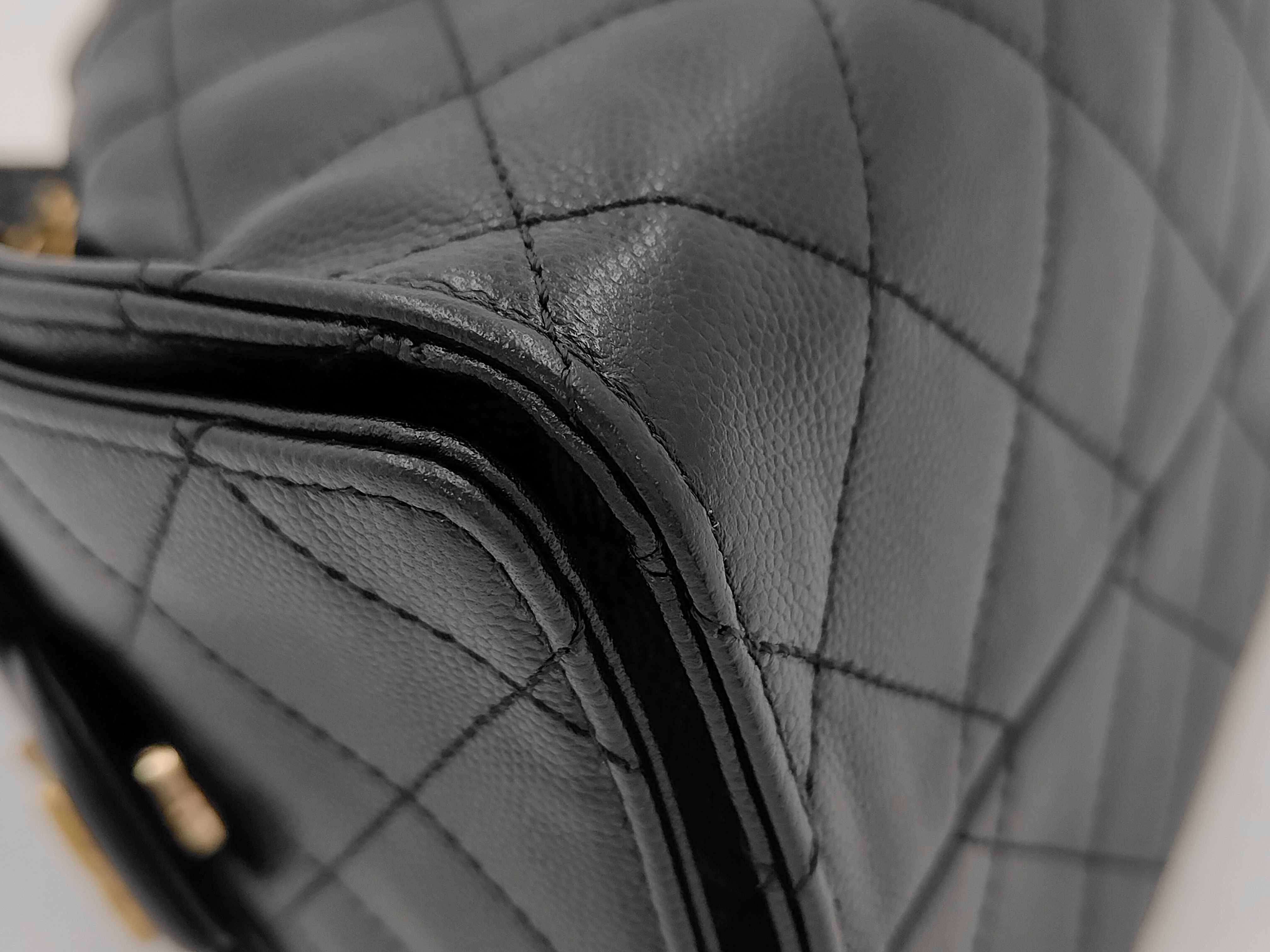 25 Caviar Skin Chain Bag — view 4
