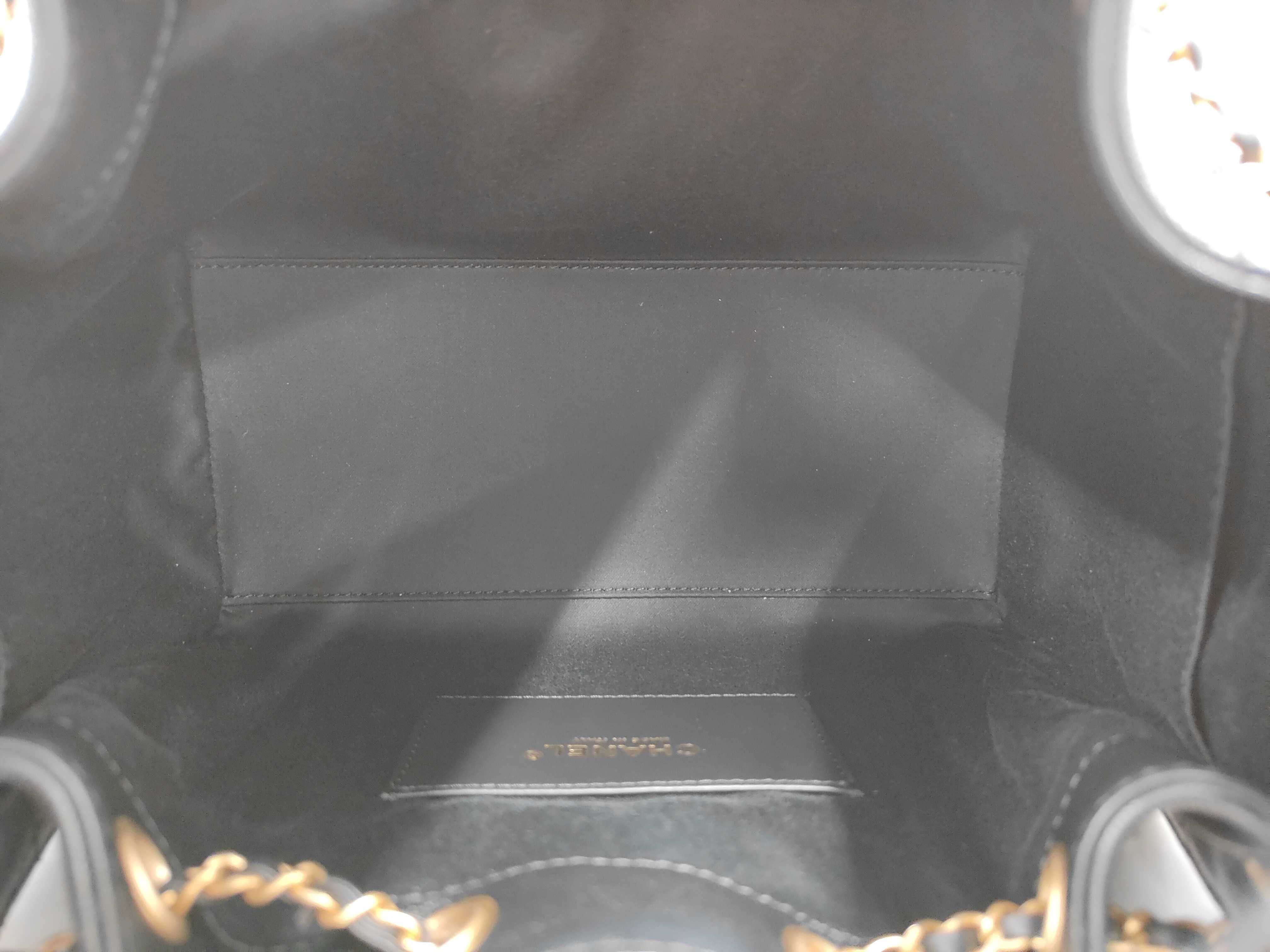 25 Caviar Skin Chain Bag — view 5
