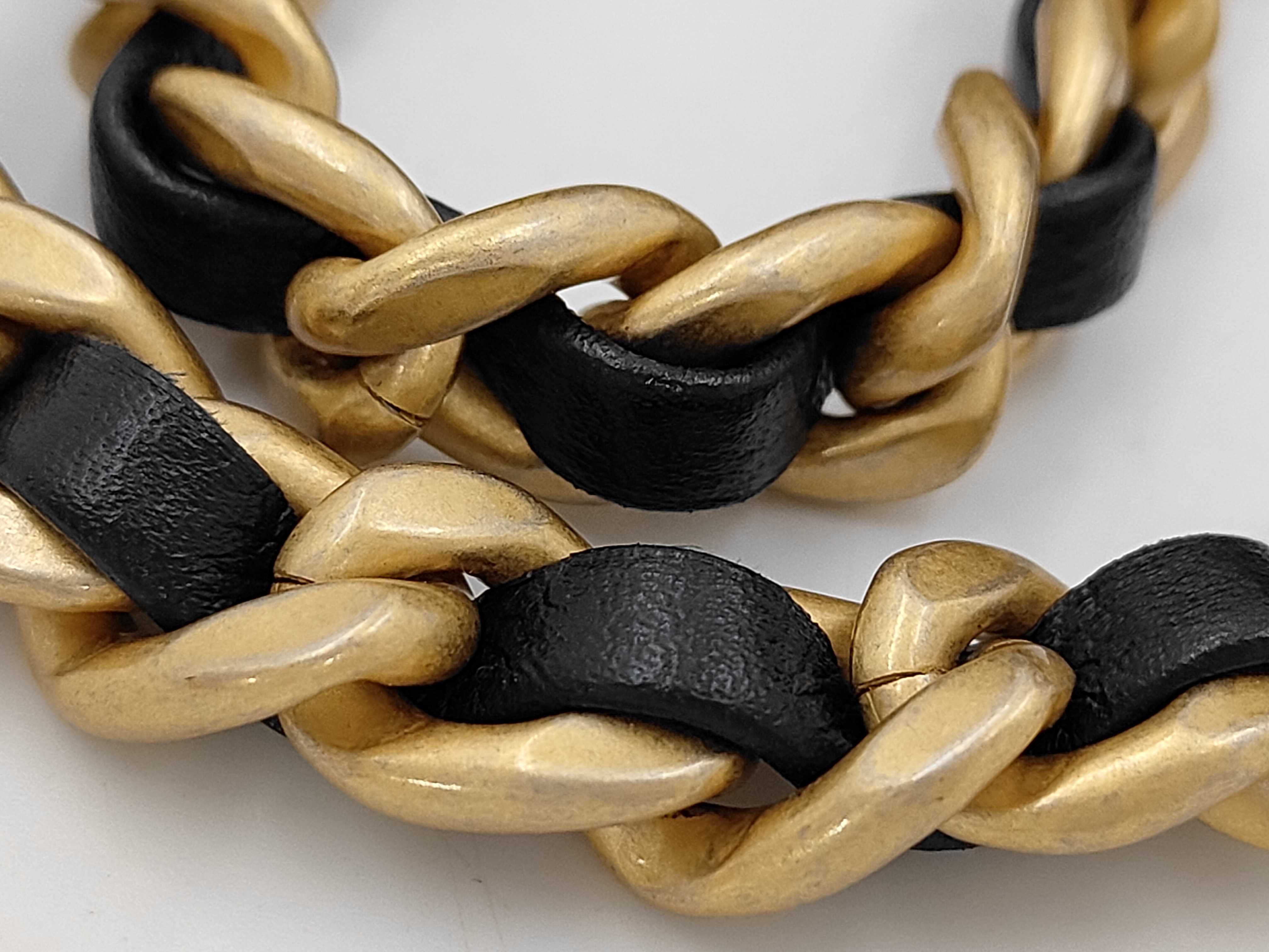 25 Caviar Skin Chain Bag — view 9