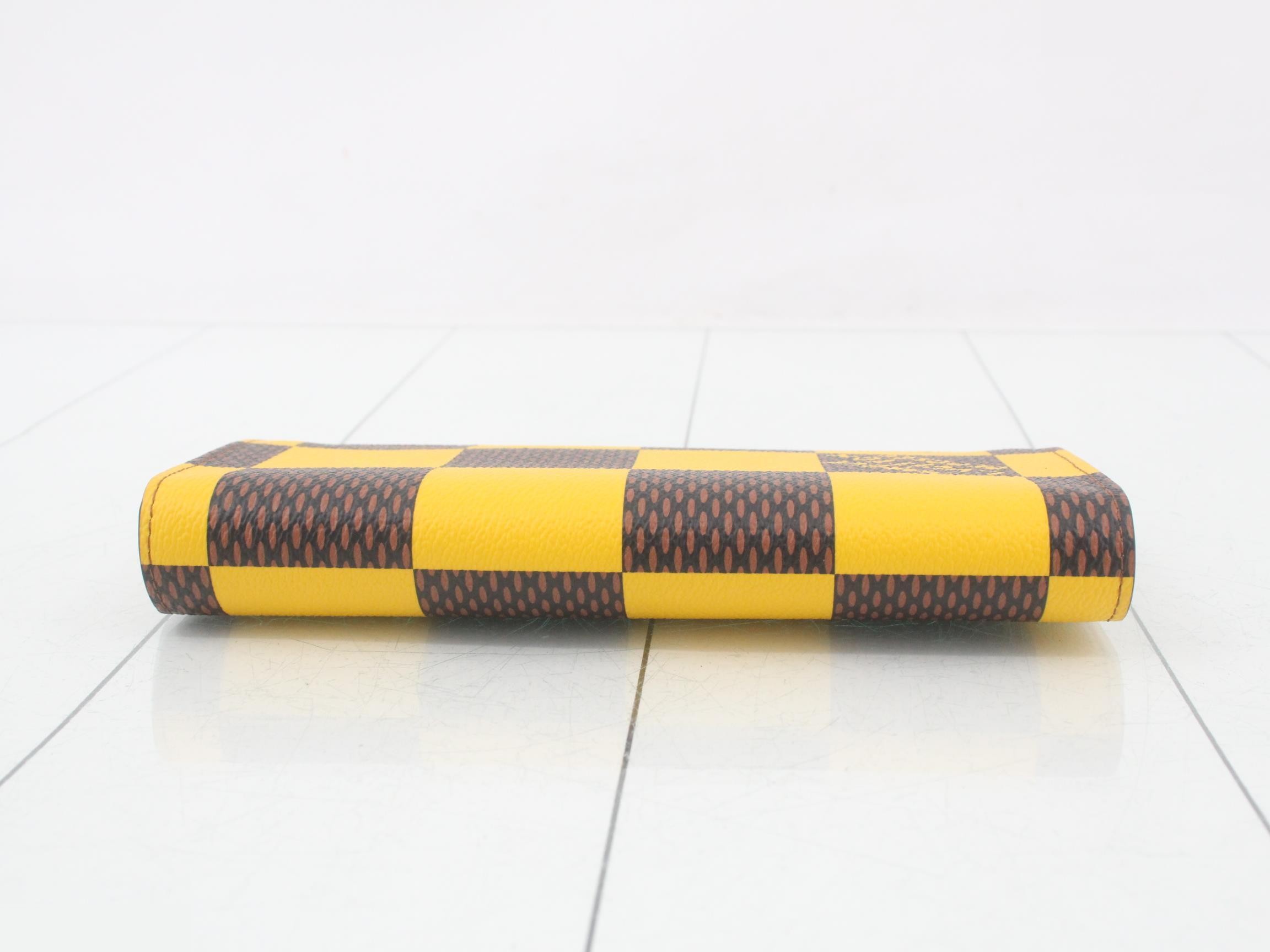 LV Portefeuille Plaza Damier Pop Canvas Brown x Yellow — view 3