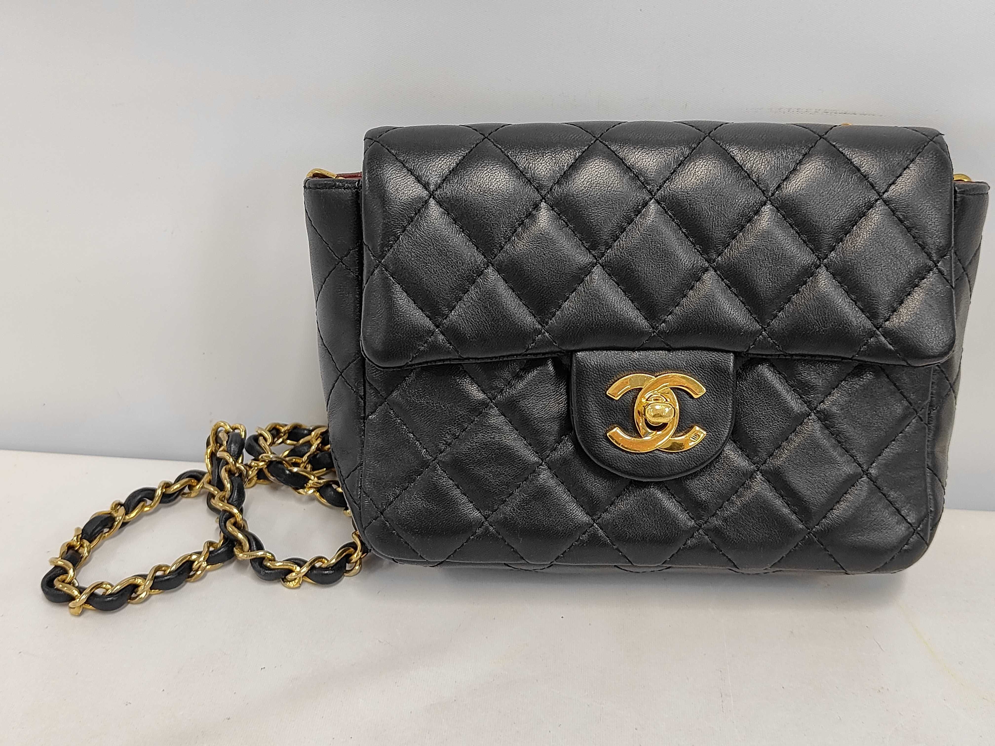 Matelassé 17 Lambskin Gold Hardware Chain Shoulder Bag, Series 1, Black
