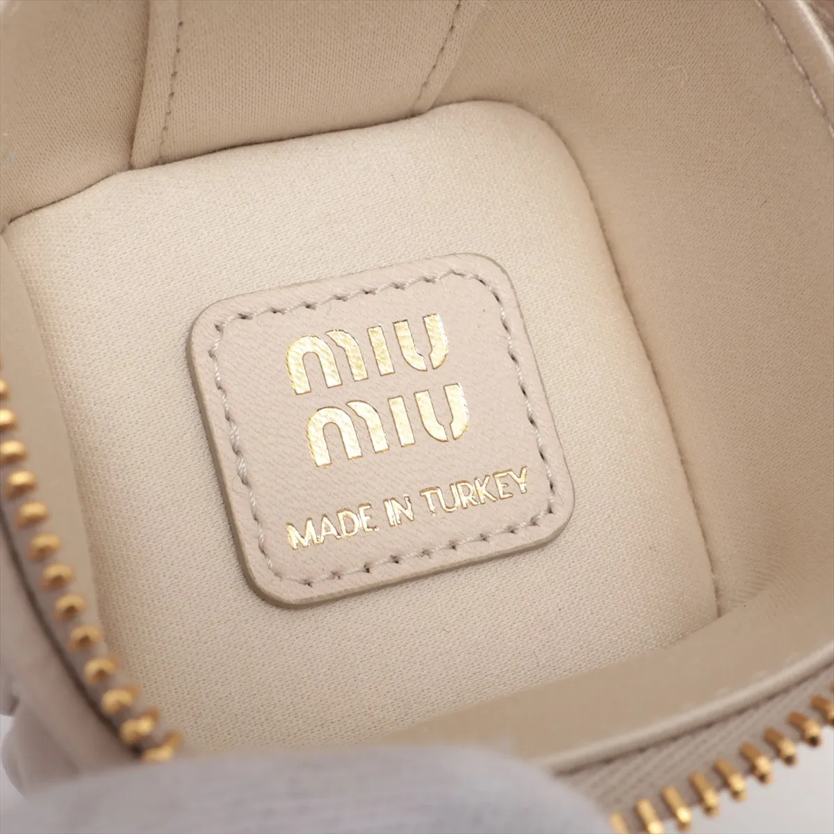 5TL527 Matelasse Charm Leather Beige Thread — view 4