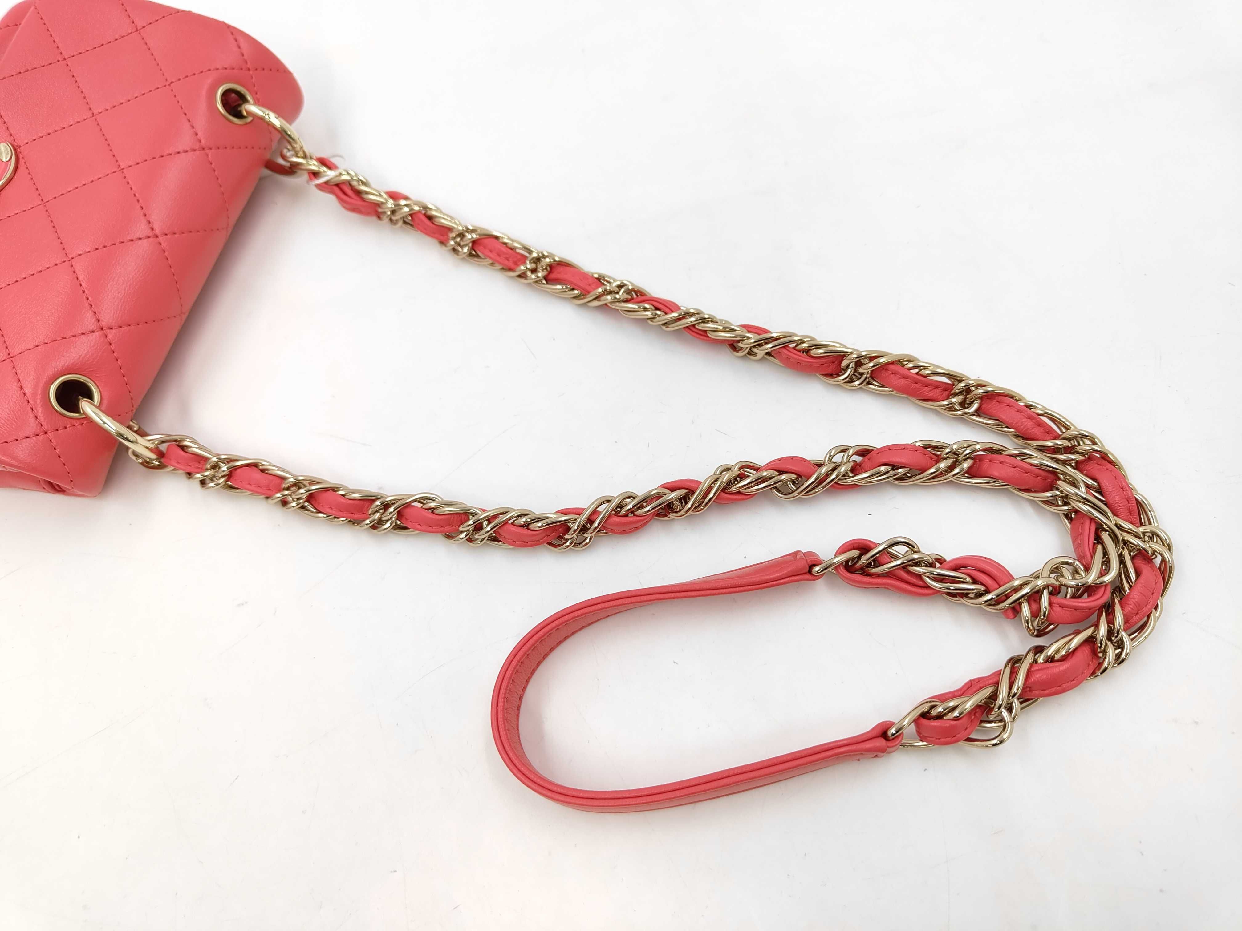 Matelassé Chain Shoulder Bag, Turnlock Closure, Red Shoulder Bag — view 4