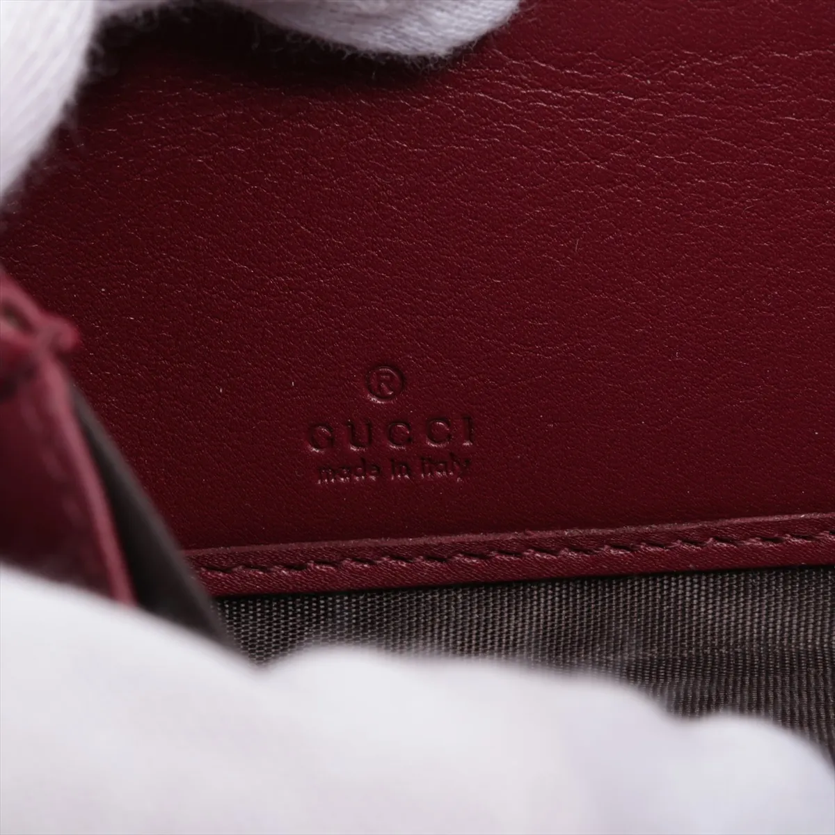 Guccisima 307987 Leather Round Zip Wallet Red — view 8