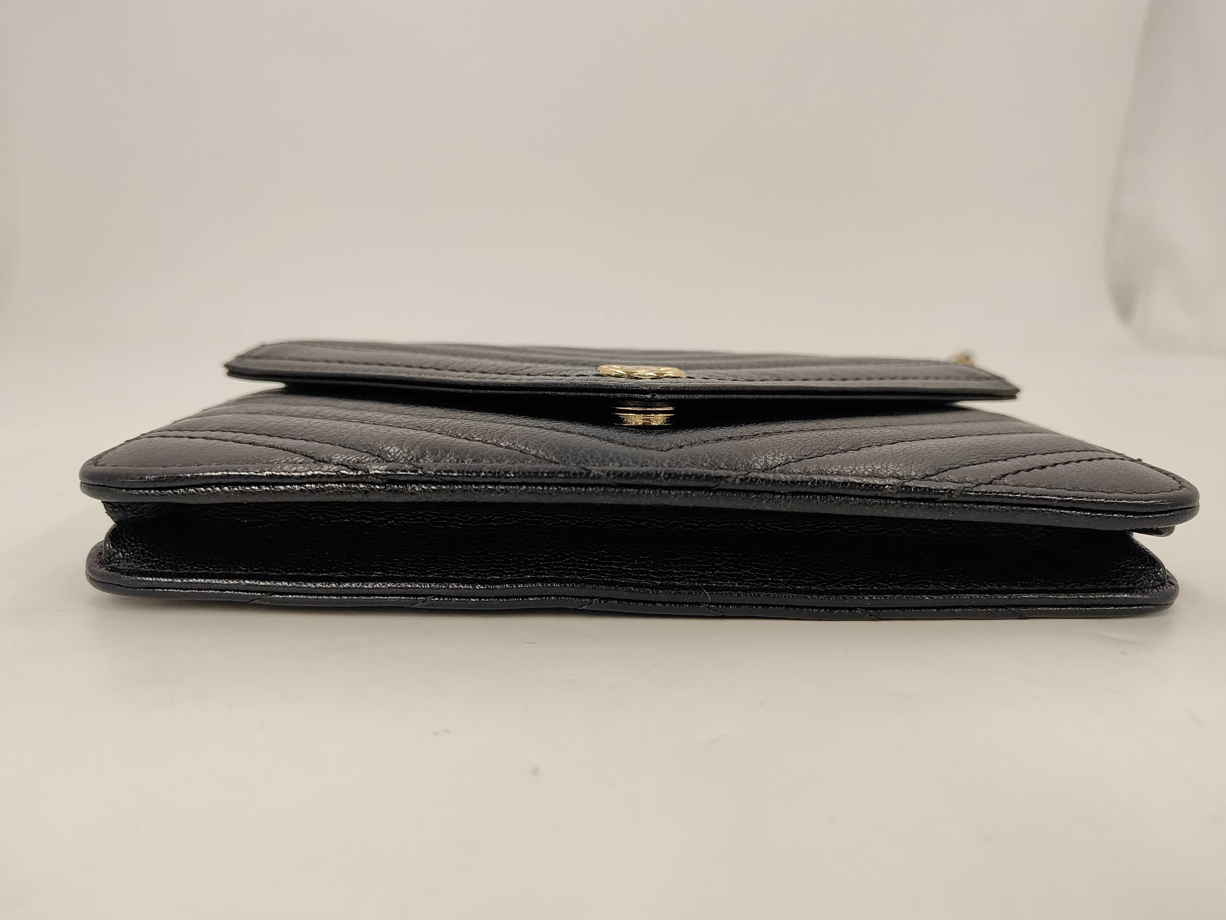 Chain Wallet, Series 27, V-stitch, Leather, Black, Gold Hardware, Shoulder Bag — view 3