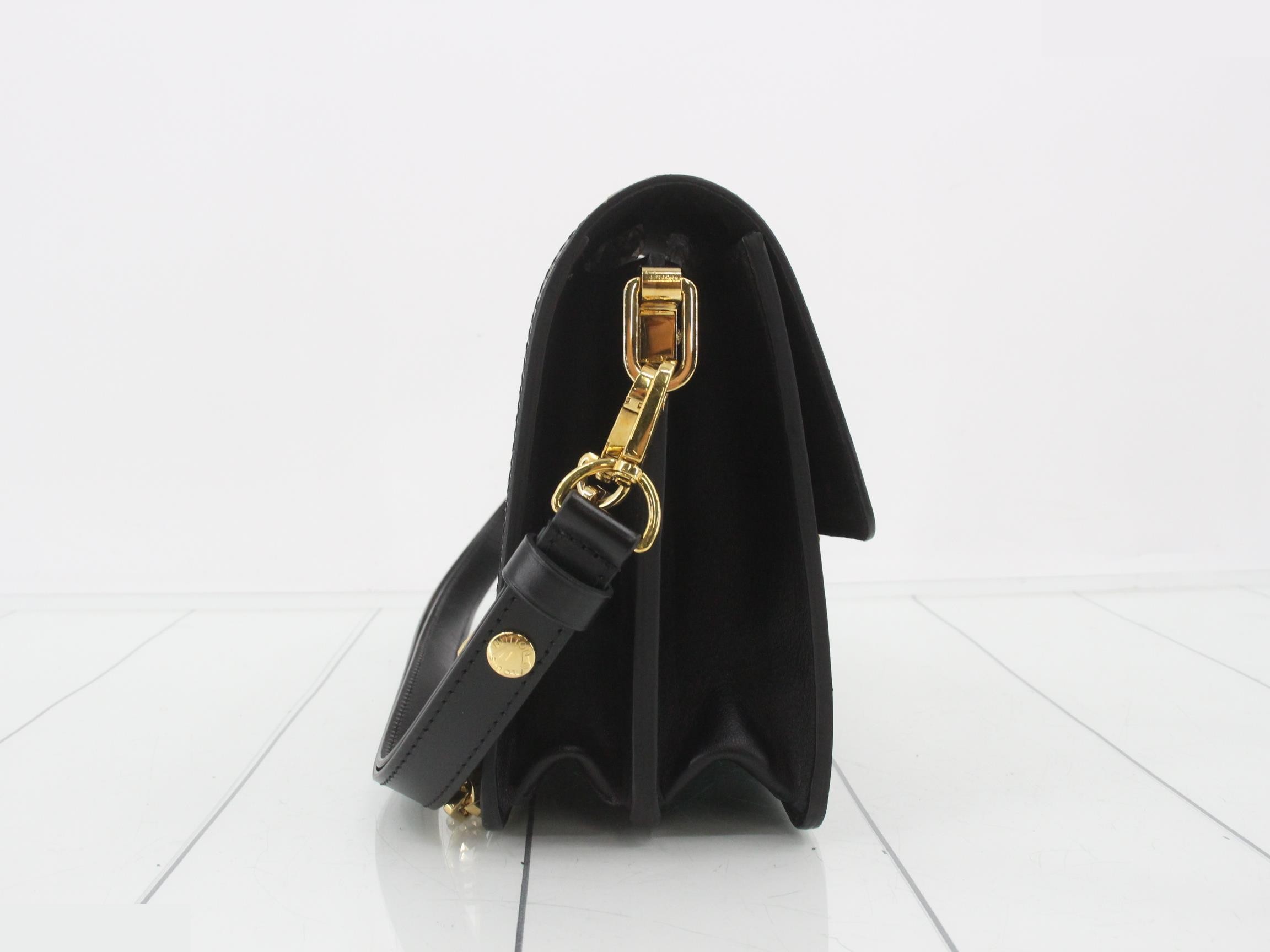 LV Lock Dauphine MM Noir 2-Way Shoulder Bag — view 4